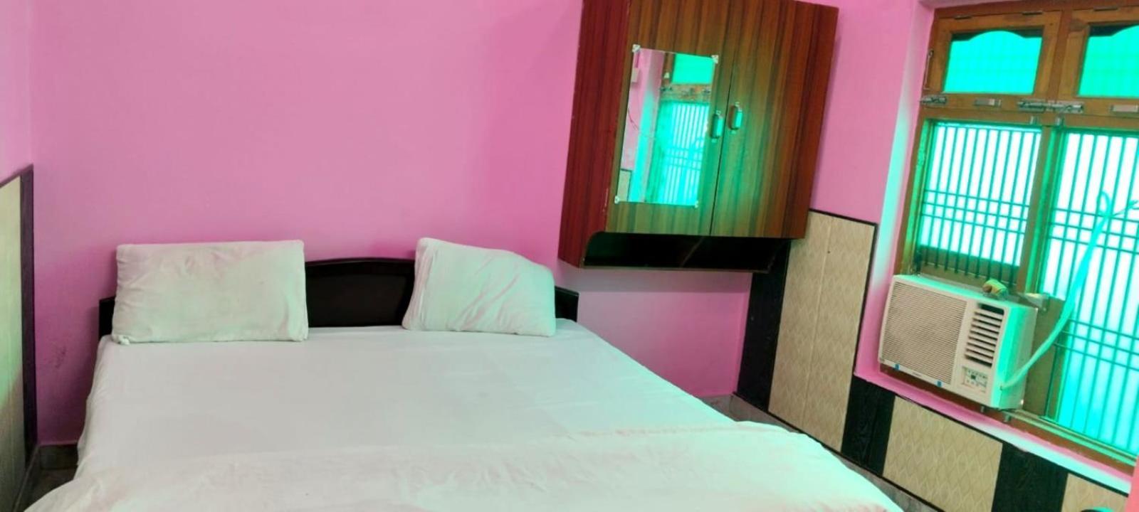 Go Balaji Palace In Full Air-conditioners Hotel