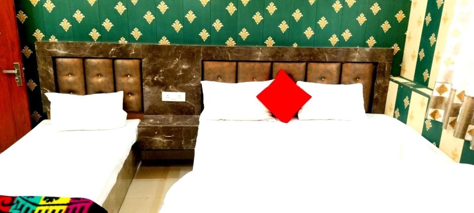 Go Balaji Palace In Full Air-conditioners 2*