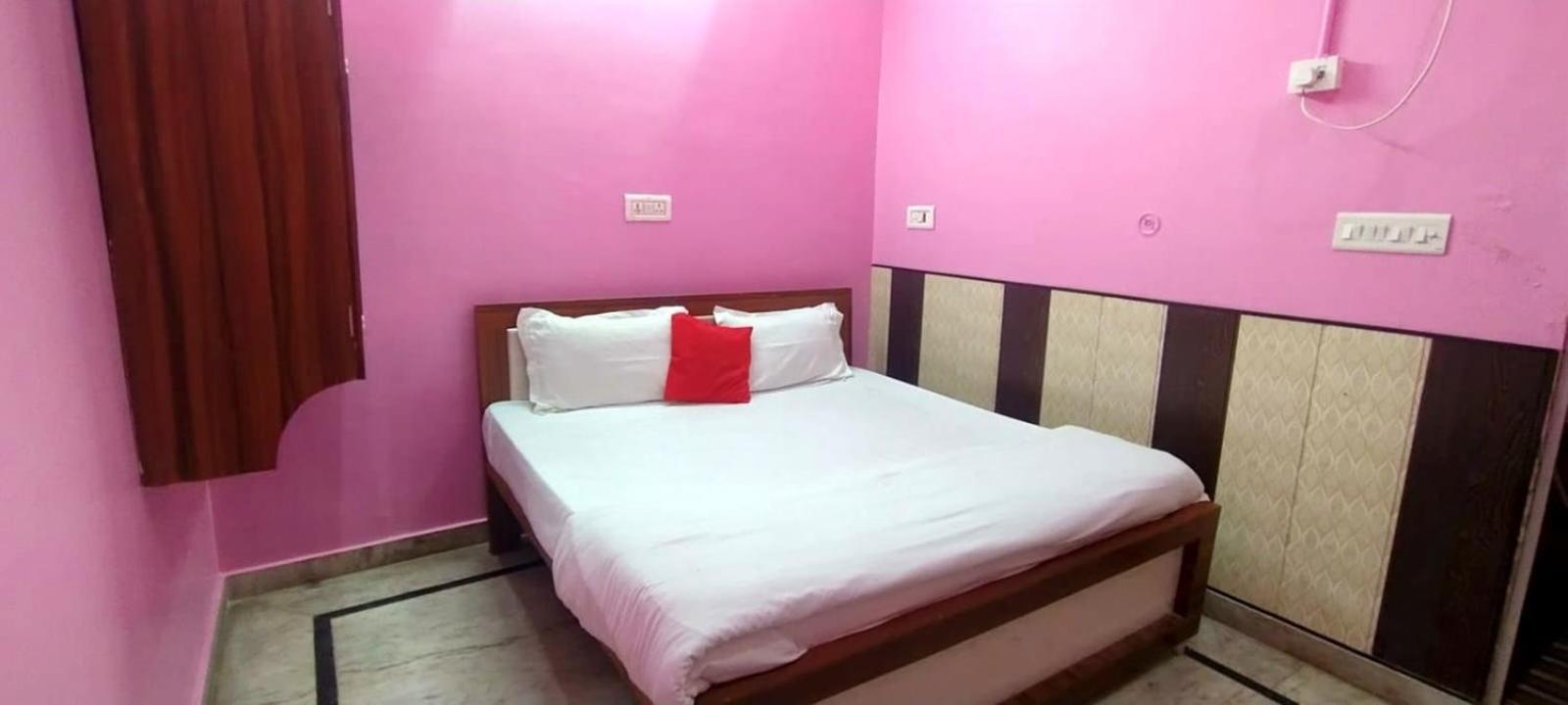 Go Balaji Palace In Full Air-conditioners Hotel