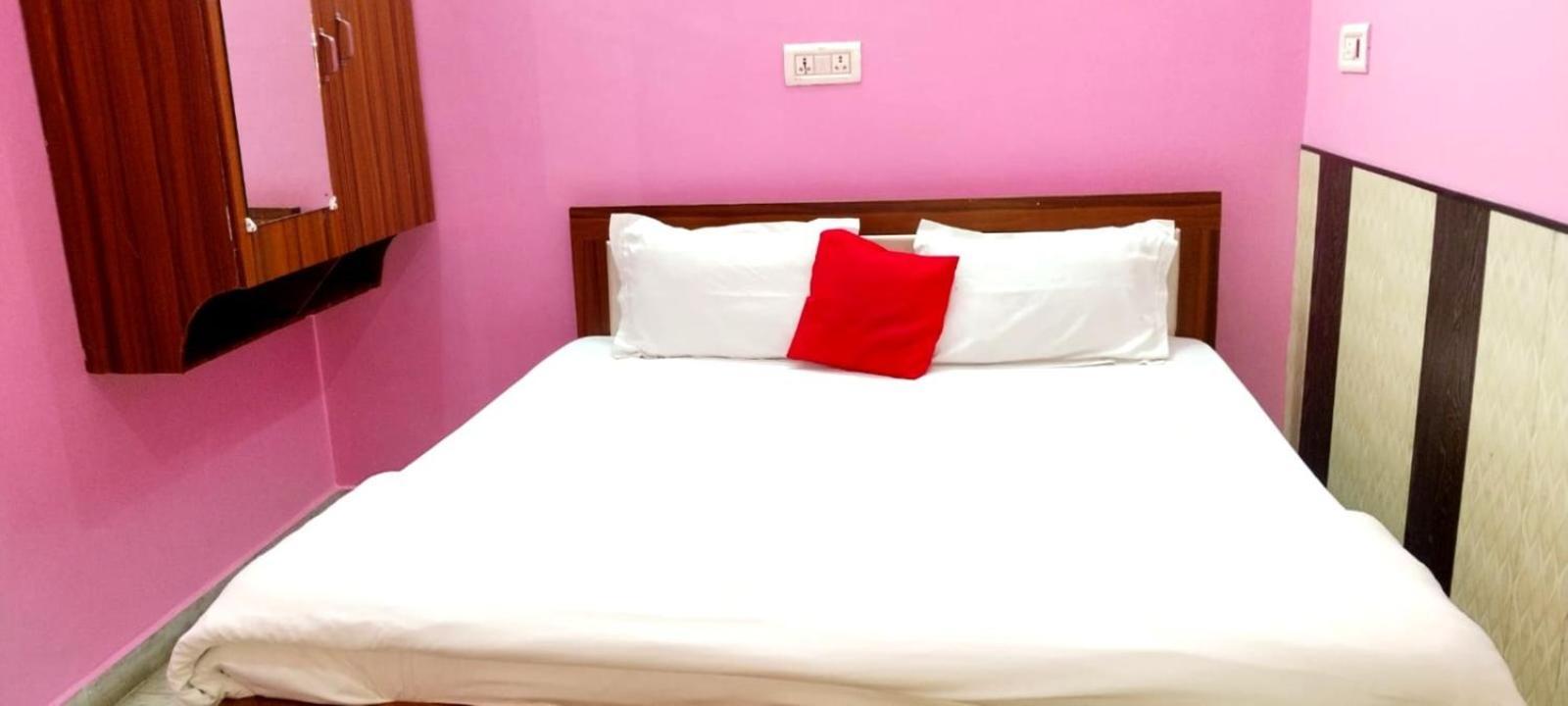 Go Balaji Palace In Full Air-conditioners Ayodhya