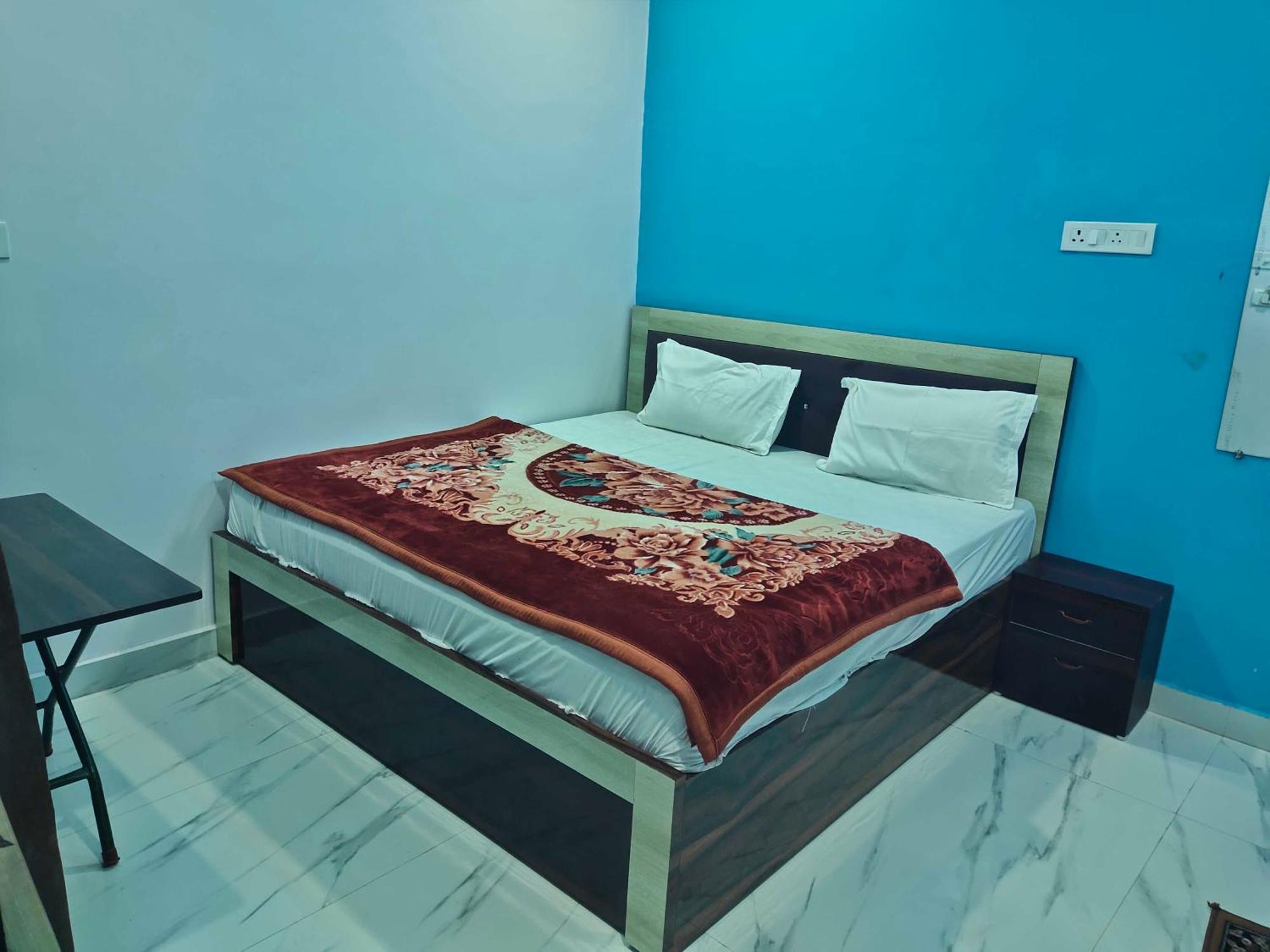 Hotel O Divyansh Paying Ayodhya