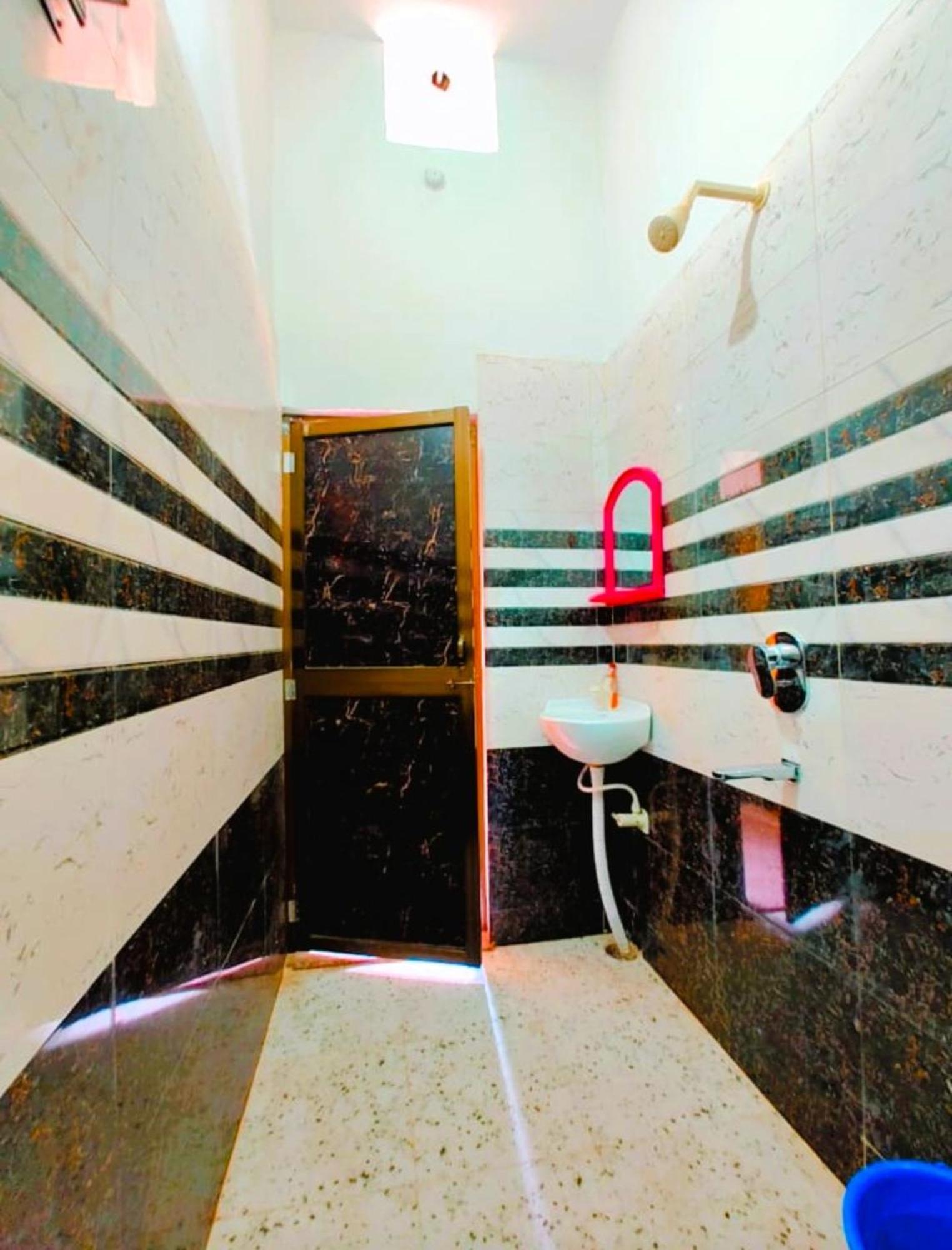 Homestay The Namo Ji Near Temple - Excellent Customer Service Ayodhya