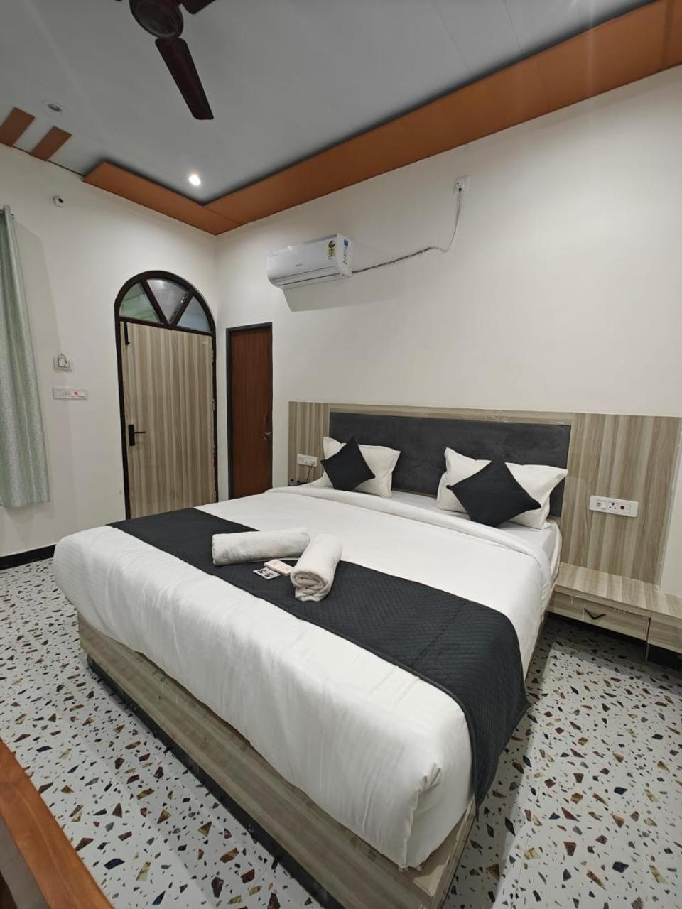 The Shyama - A Luxurious Near Ram Mandir