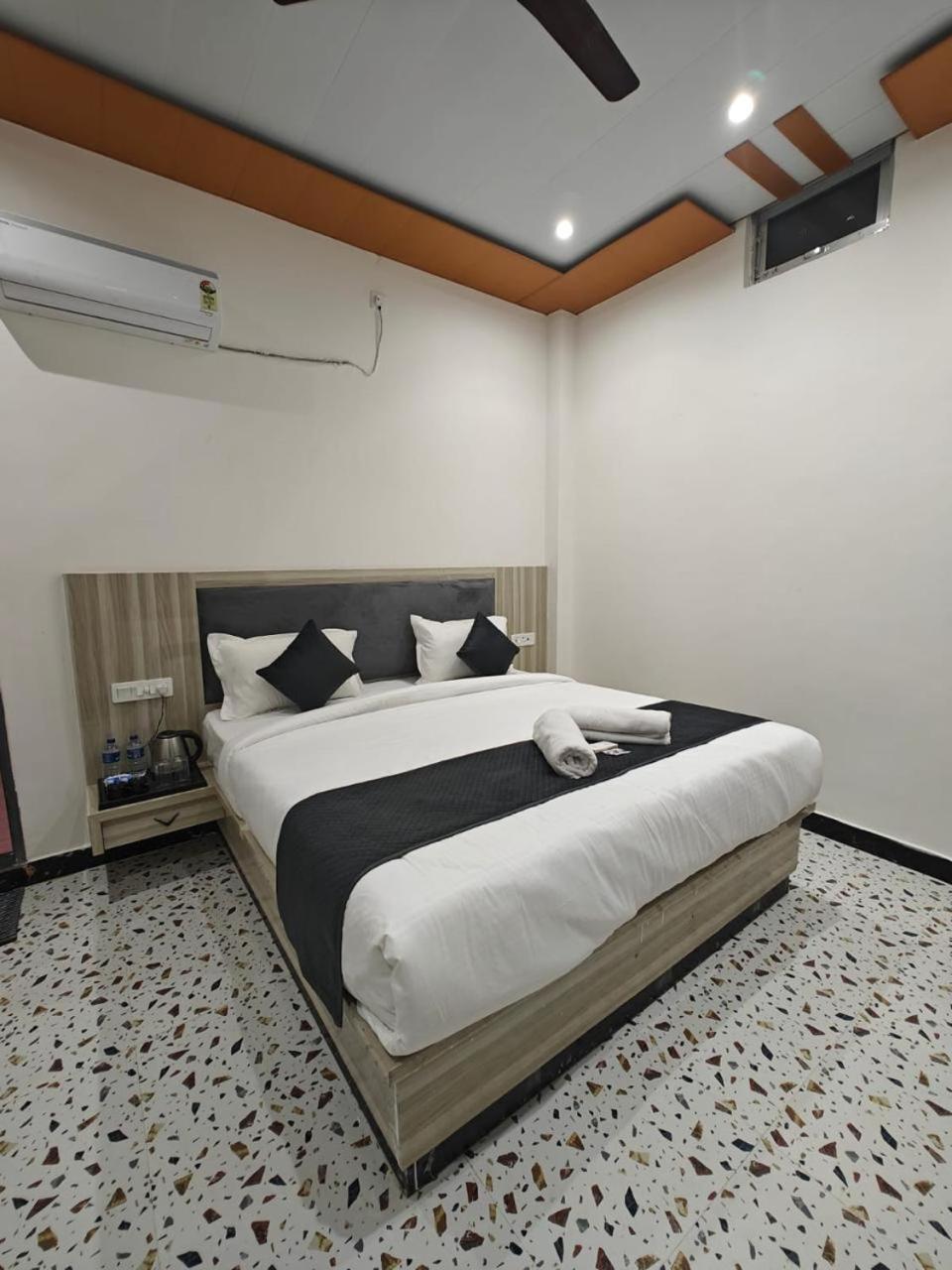 The Shyama - A Luxurious Near Ram Mandir Hotel 3*