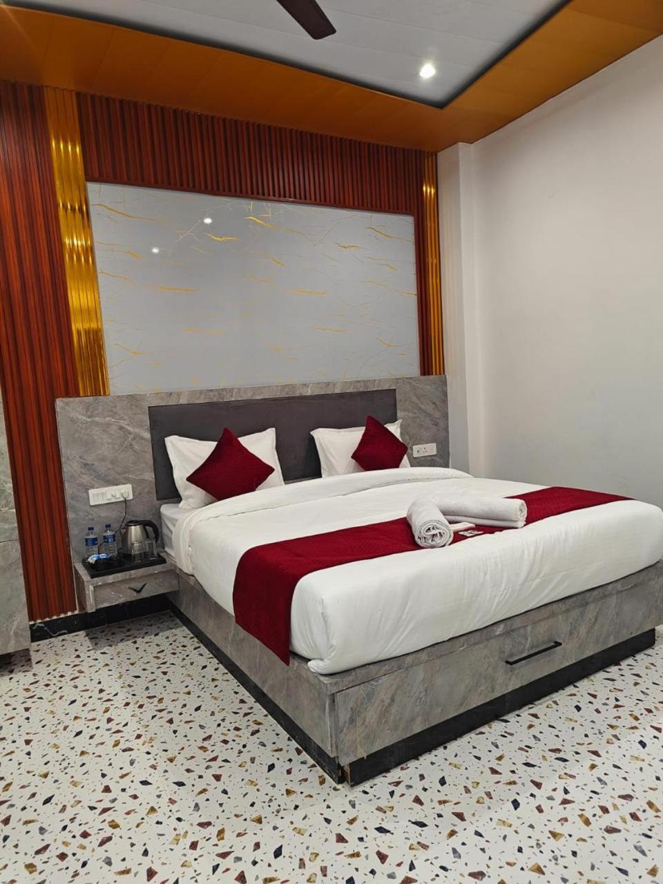 The Shyama - A Luxurious Near Ram Mandir Ayodhya