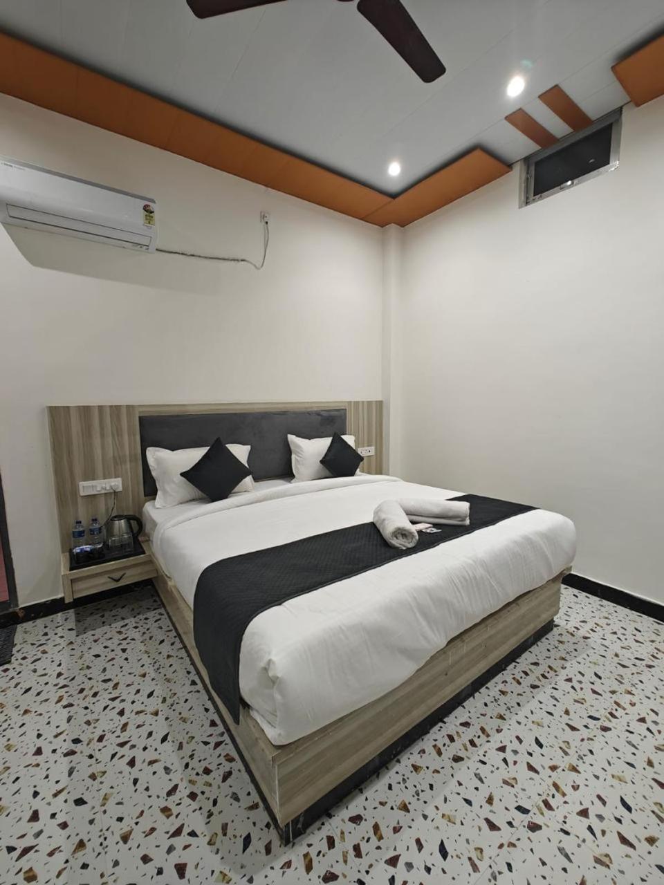 Hotel The Shyama - A Luxurious Near Ram Mandir Ayodhya