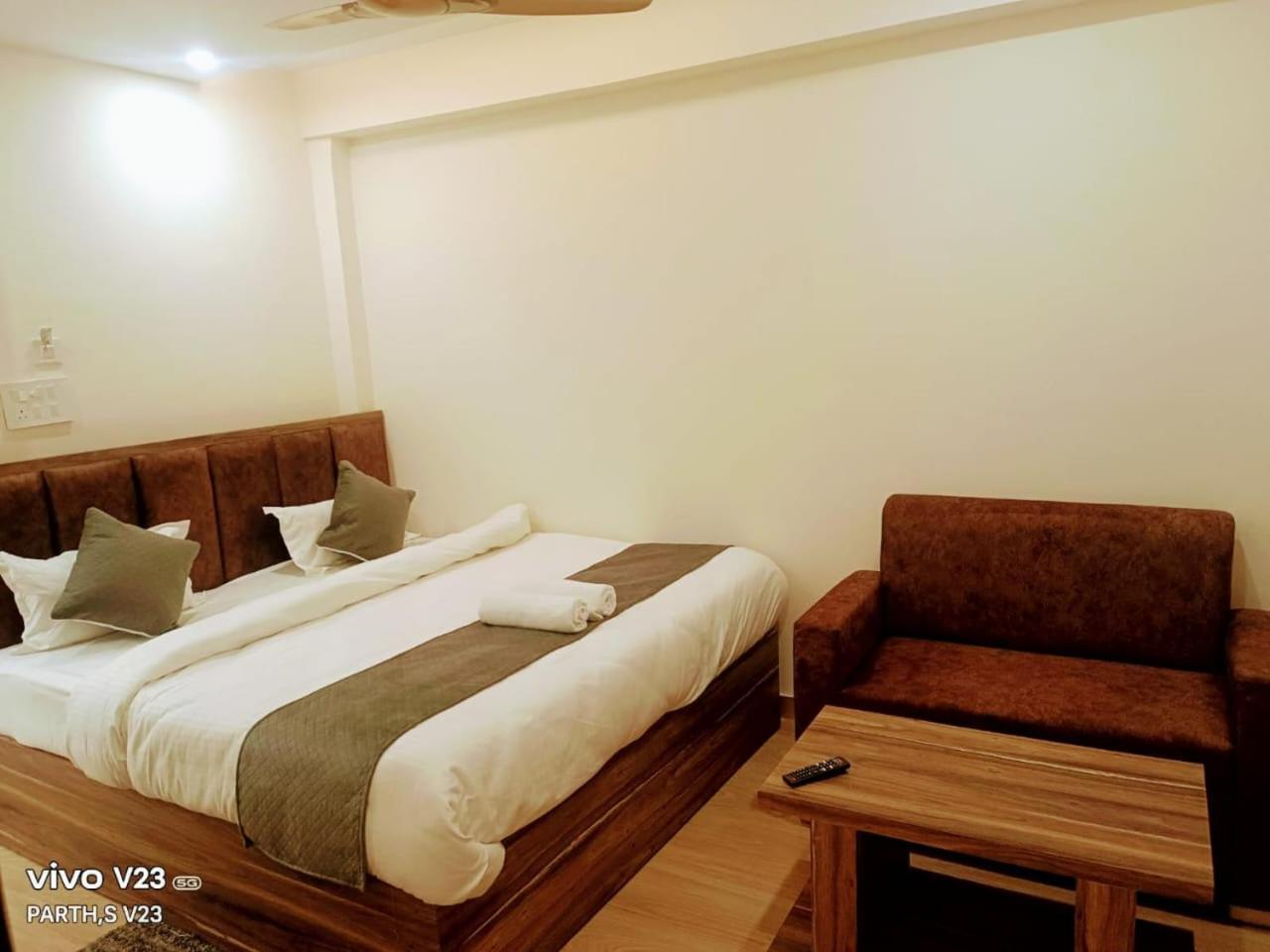 Abhinandan Hotel