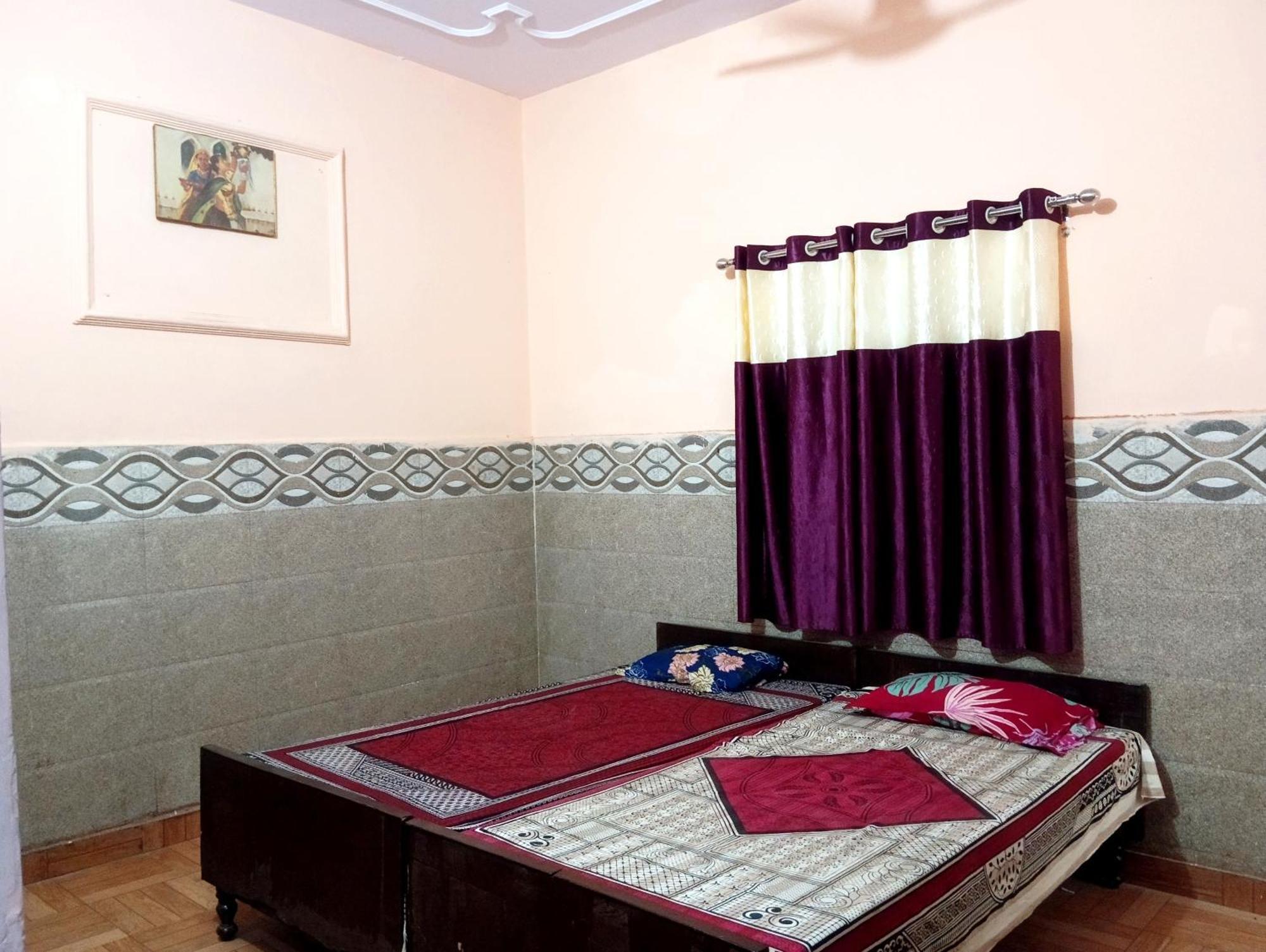 Shubham Hotel *