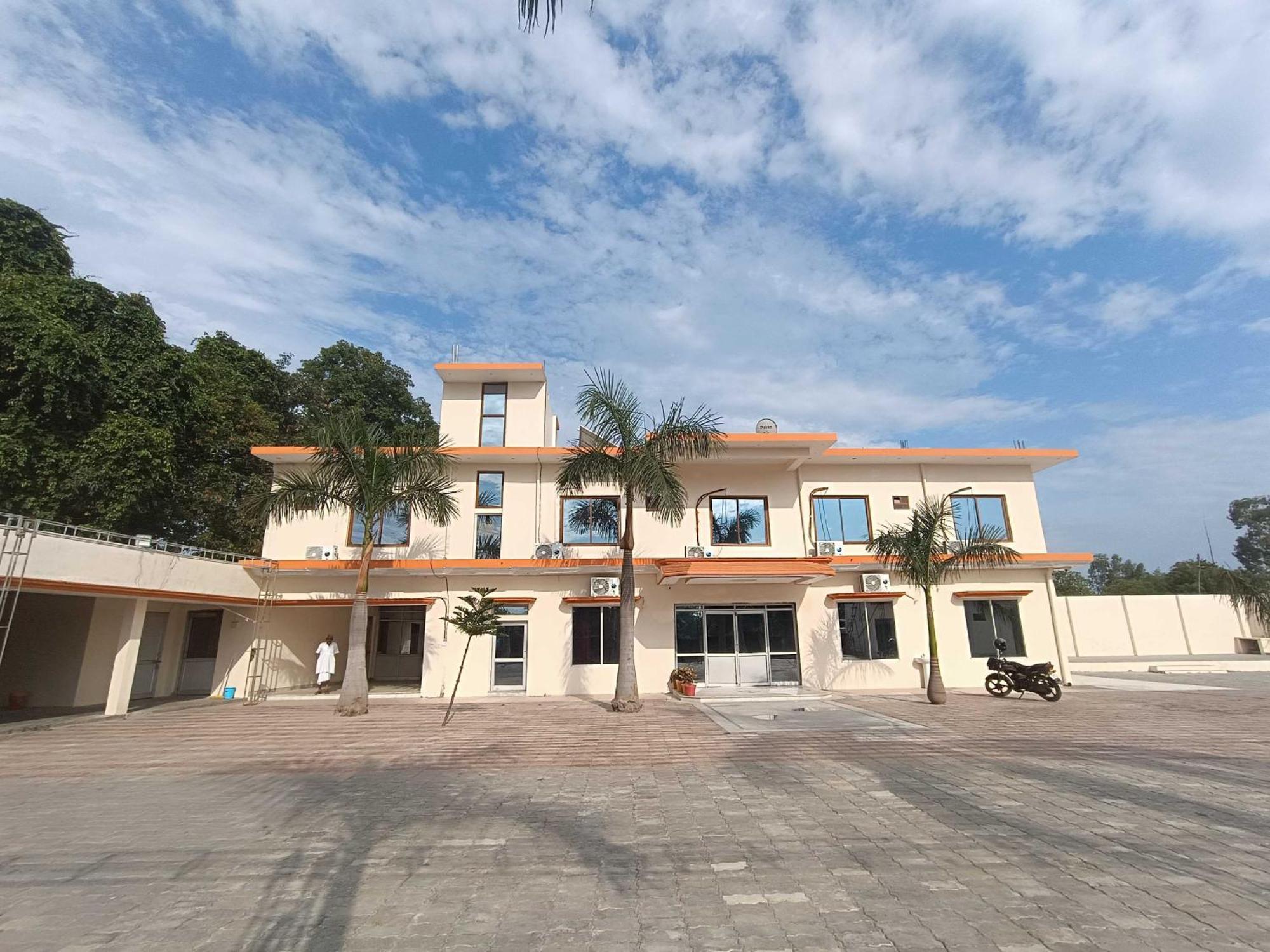 Apartment O Kanak & Ayodhya