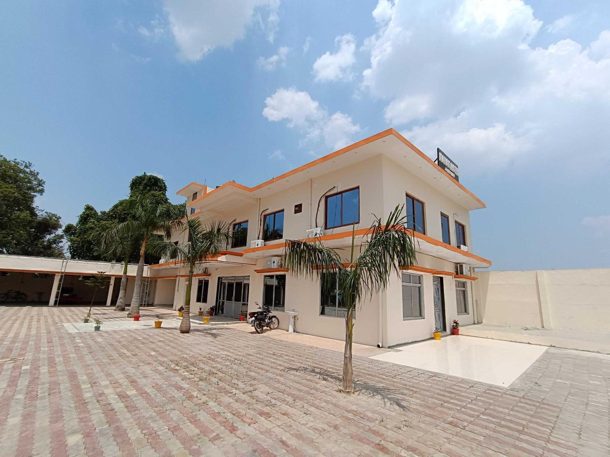 O Kanak & Apartment Ayodhya