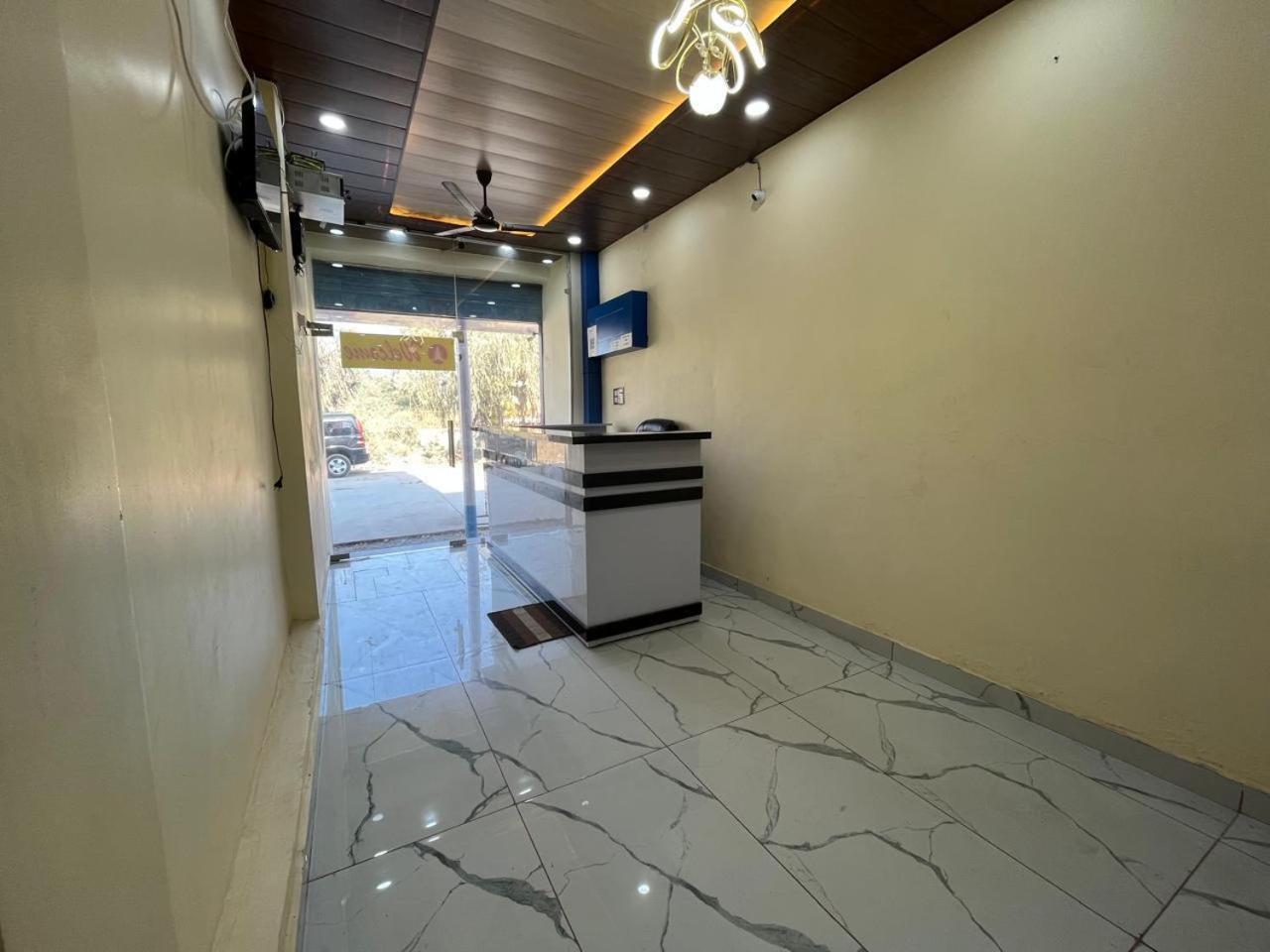 Shree Radhe Palace Hotel Ayodhya