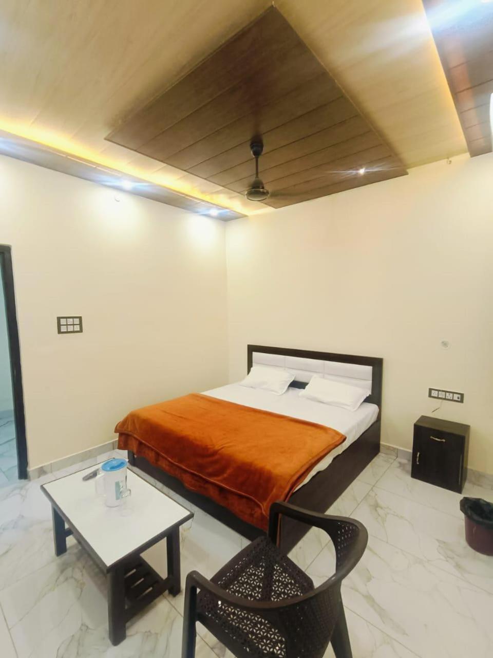 Shree Radhe Palace Hotel