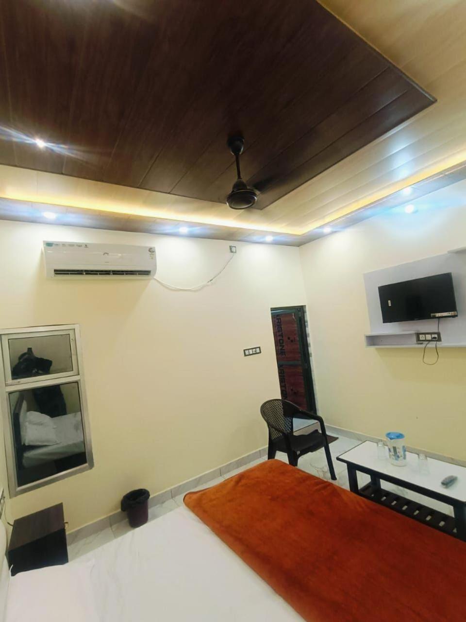 Shree Radhe Palace Hotel