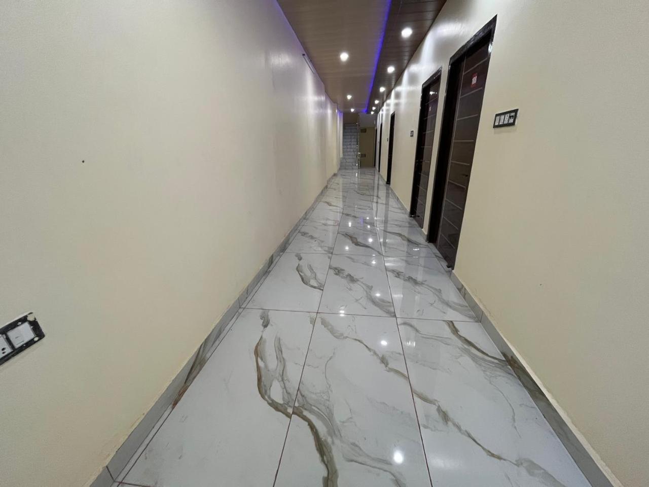 Shree Radhe Palace Hotel 4*