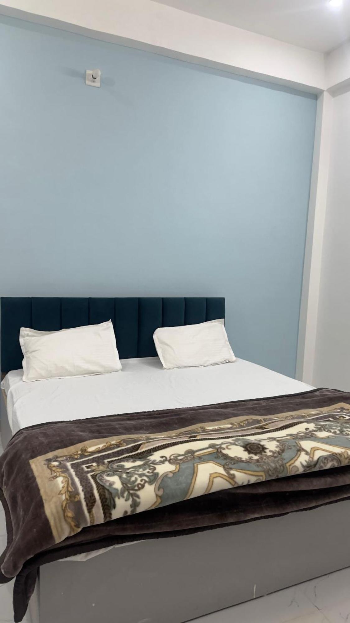 Rs Anandam Hotel Ayodhya
