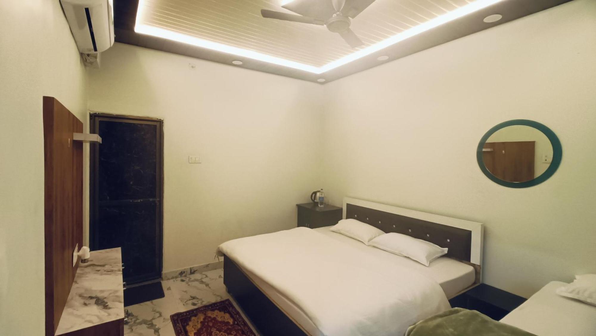 Keshav Kunj Hotel