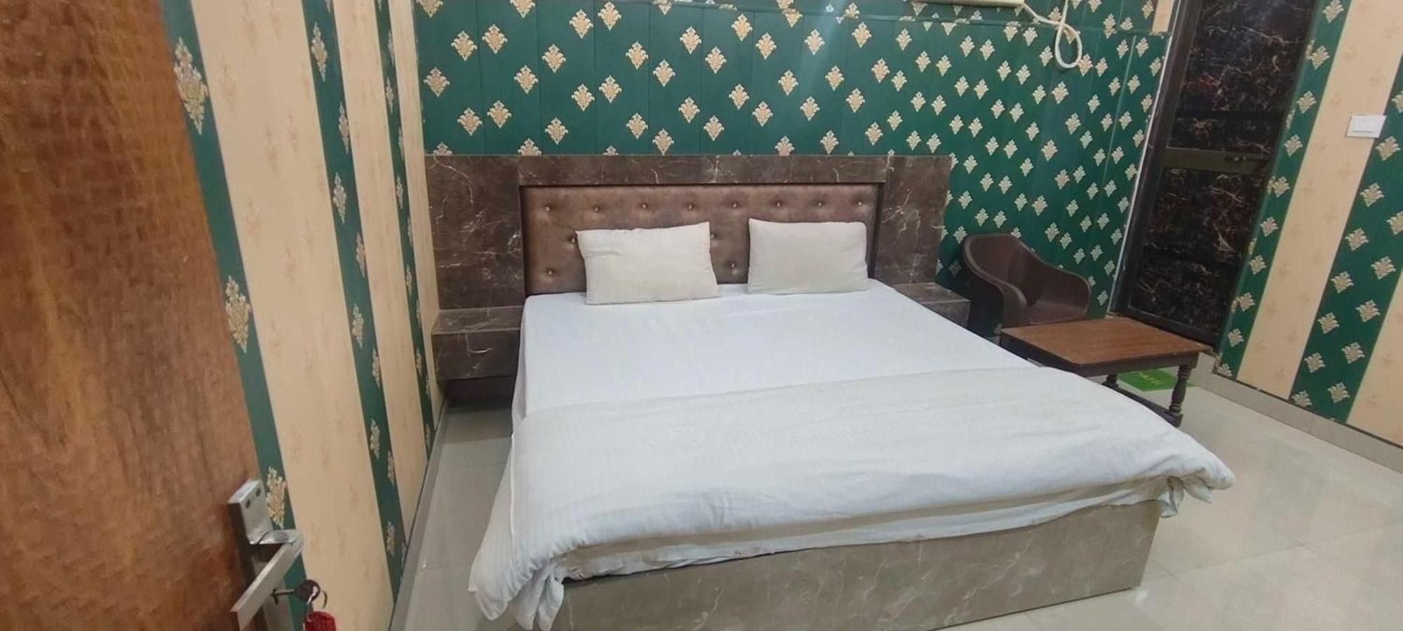 Hotel Oyo 82076 Balaji Palace