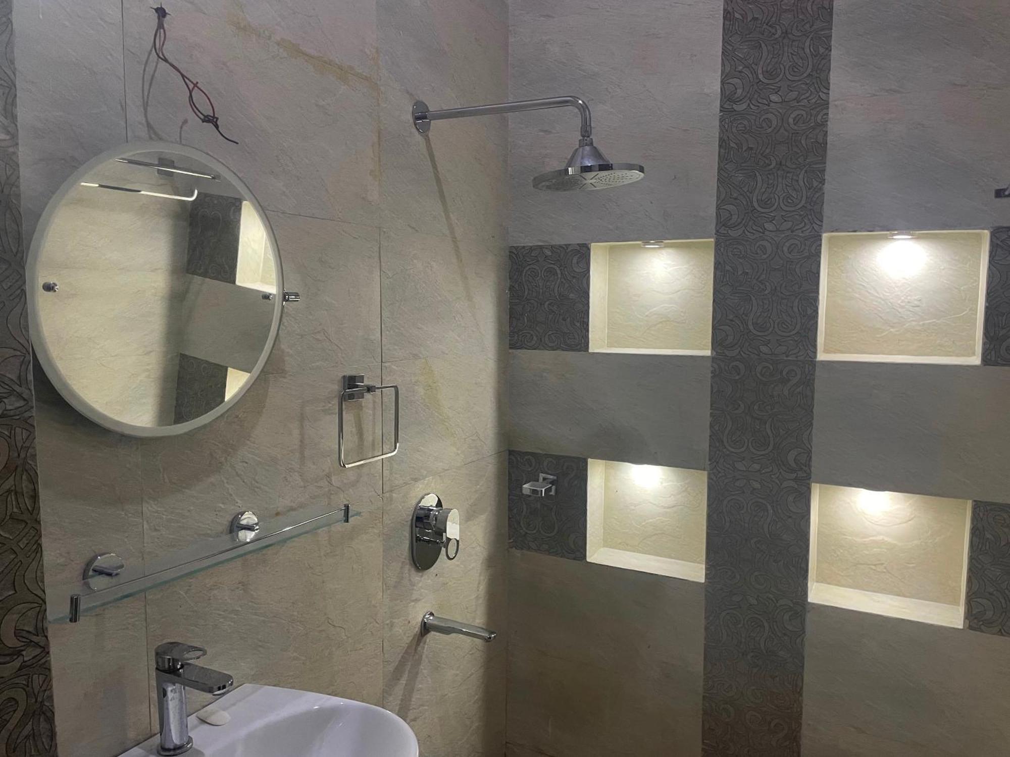 Oyo 82076 Balaji Palace Hotel 4*