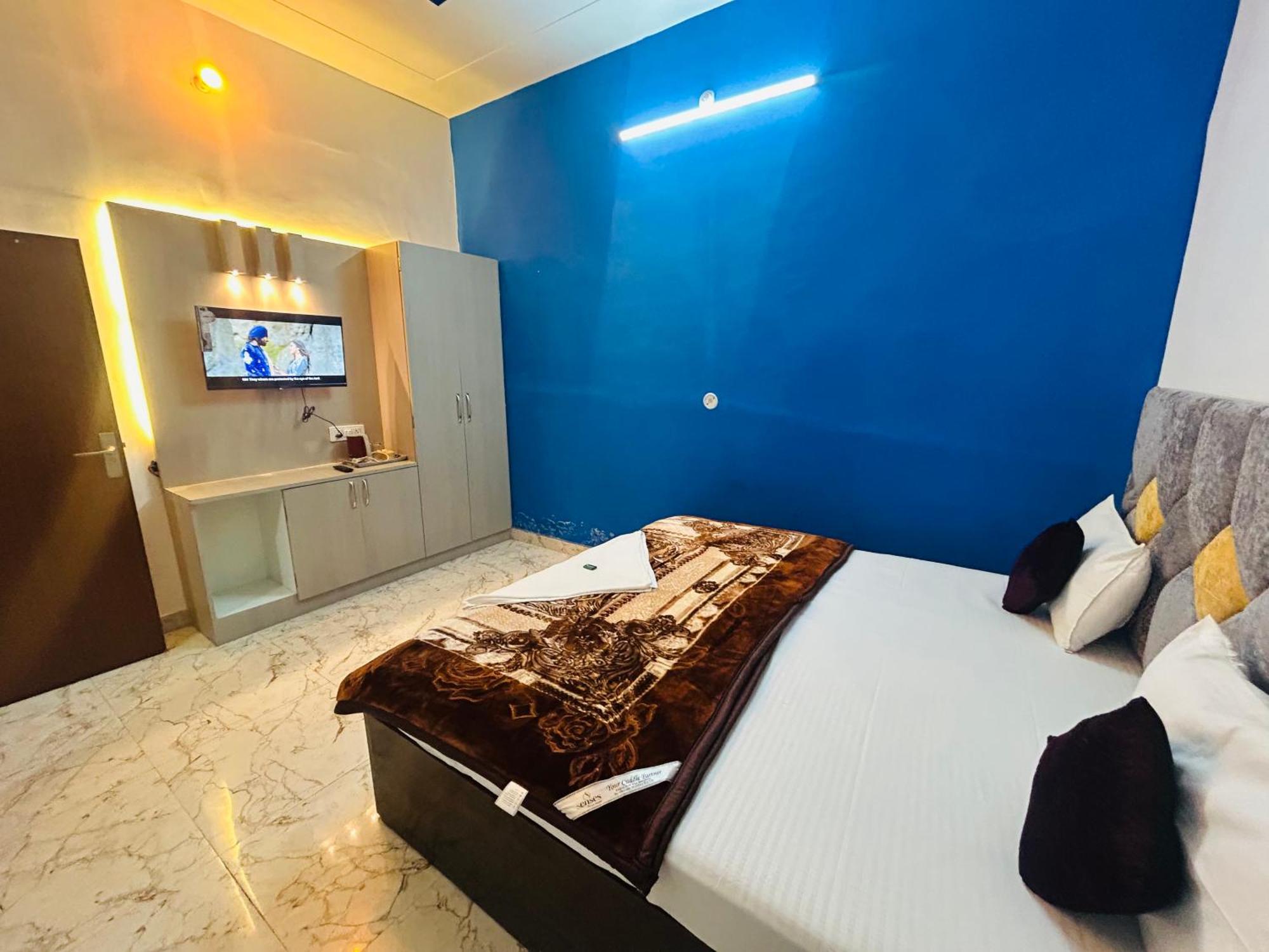 Divya Darshan Guest House, 100m From Shri Ram Janam Bhoomi Dham Guest house Ayodhya