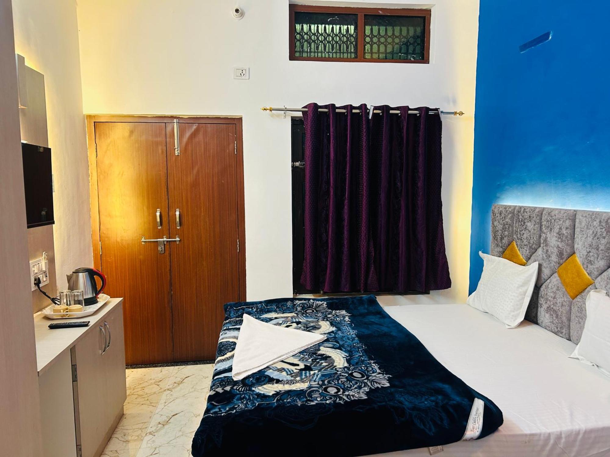 Guest house Divya Darshan Guest House, 100m From Shri Ram Janam Bhoomi Dham Ayodhya