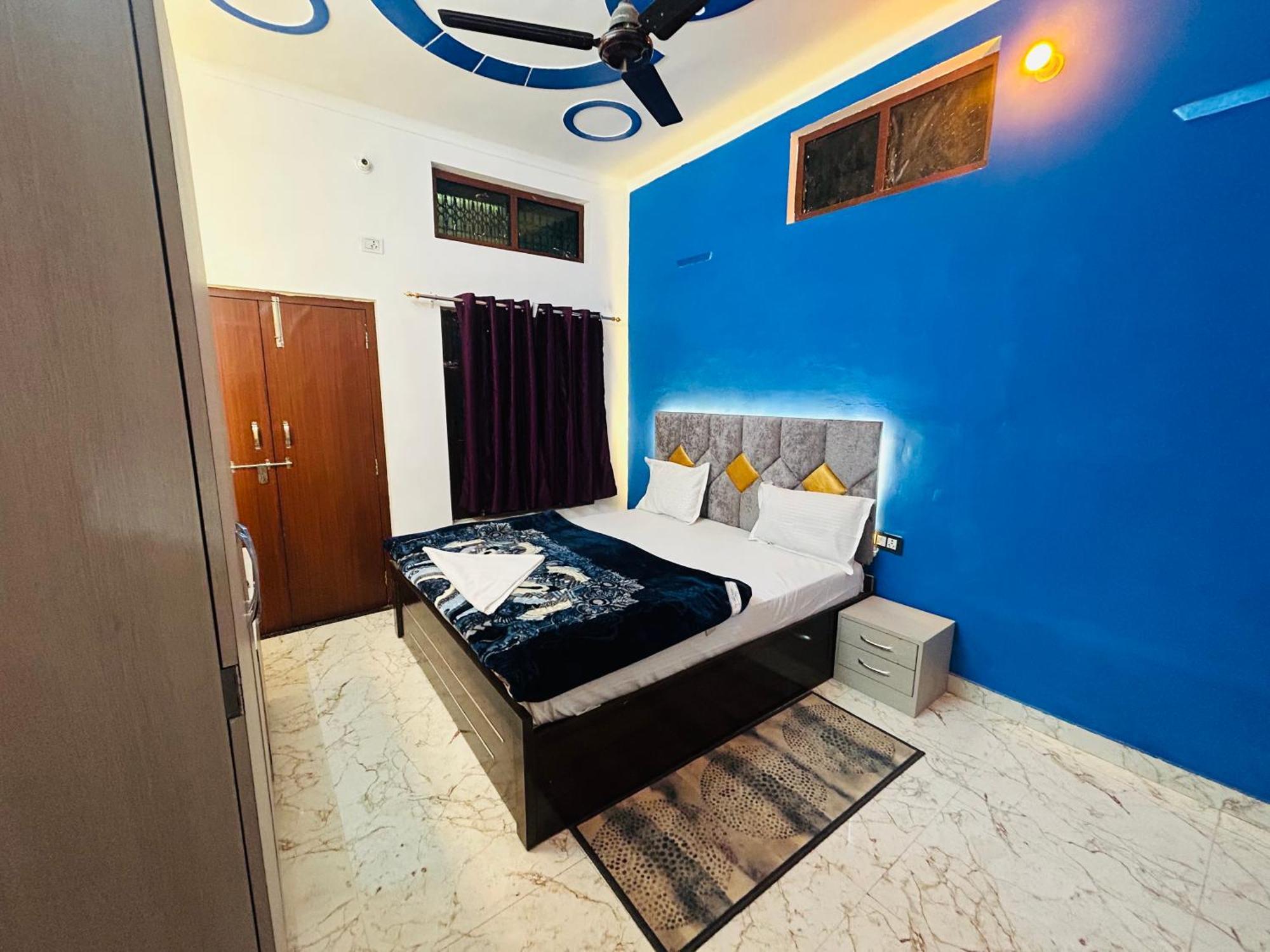 Divya Darshan Guest House, 100m From Shri Ram Janam Bhoomi Dham * Ayodhya
