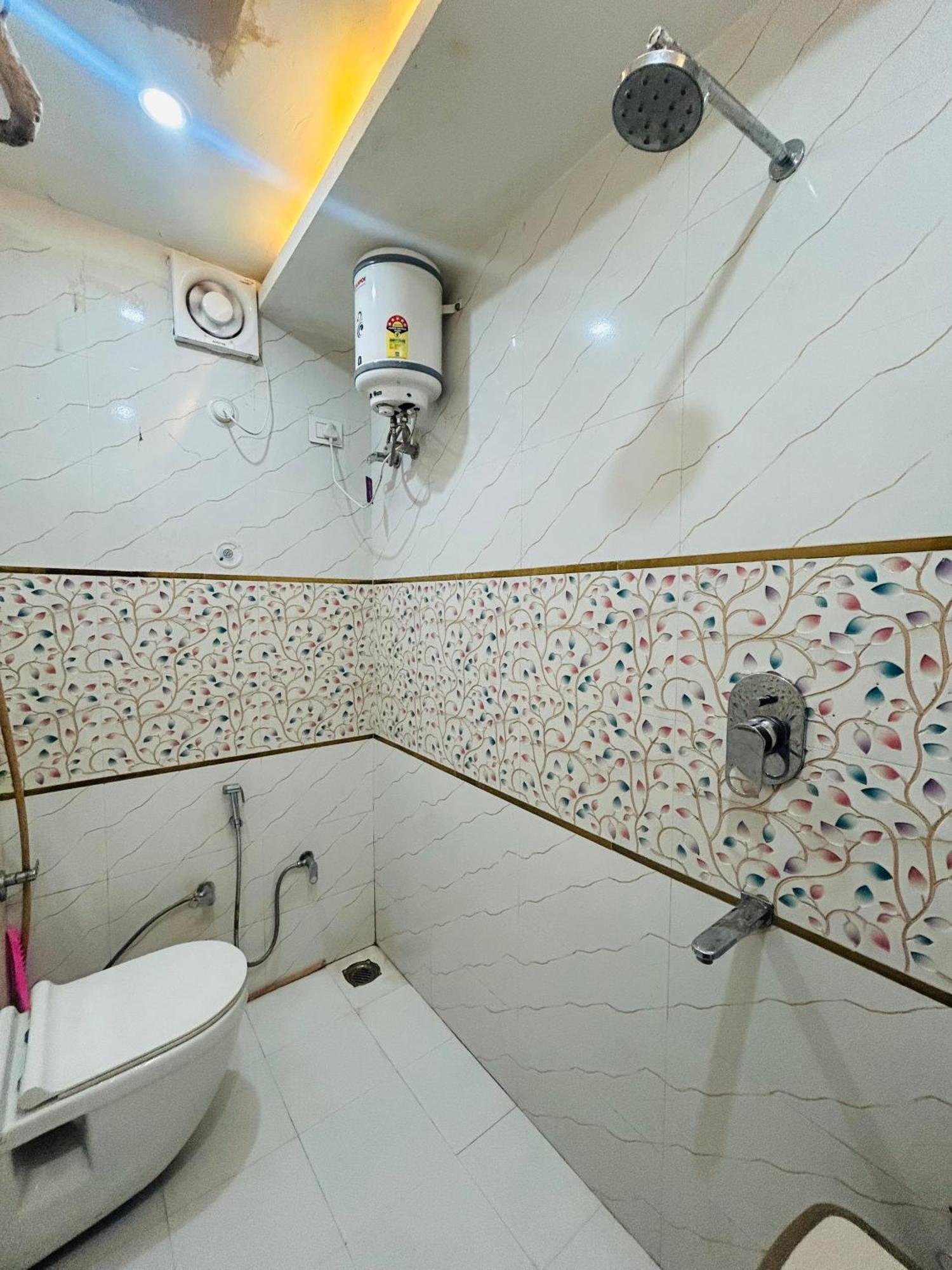 Guest house Divya Darshan Guest House, 100m From Shri Ram Janam Bhoomi Dham Ayodhya