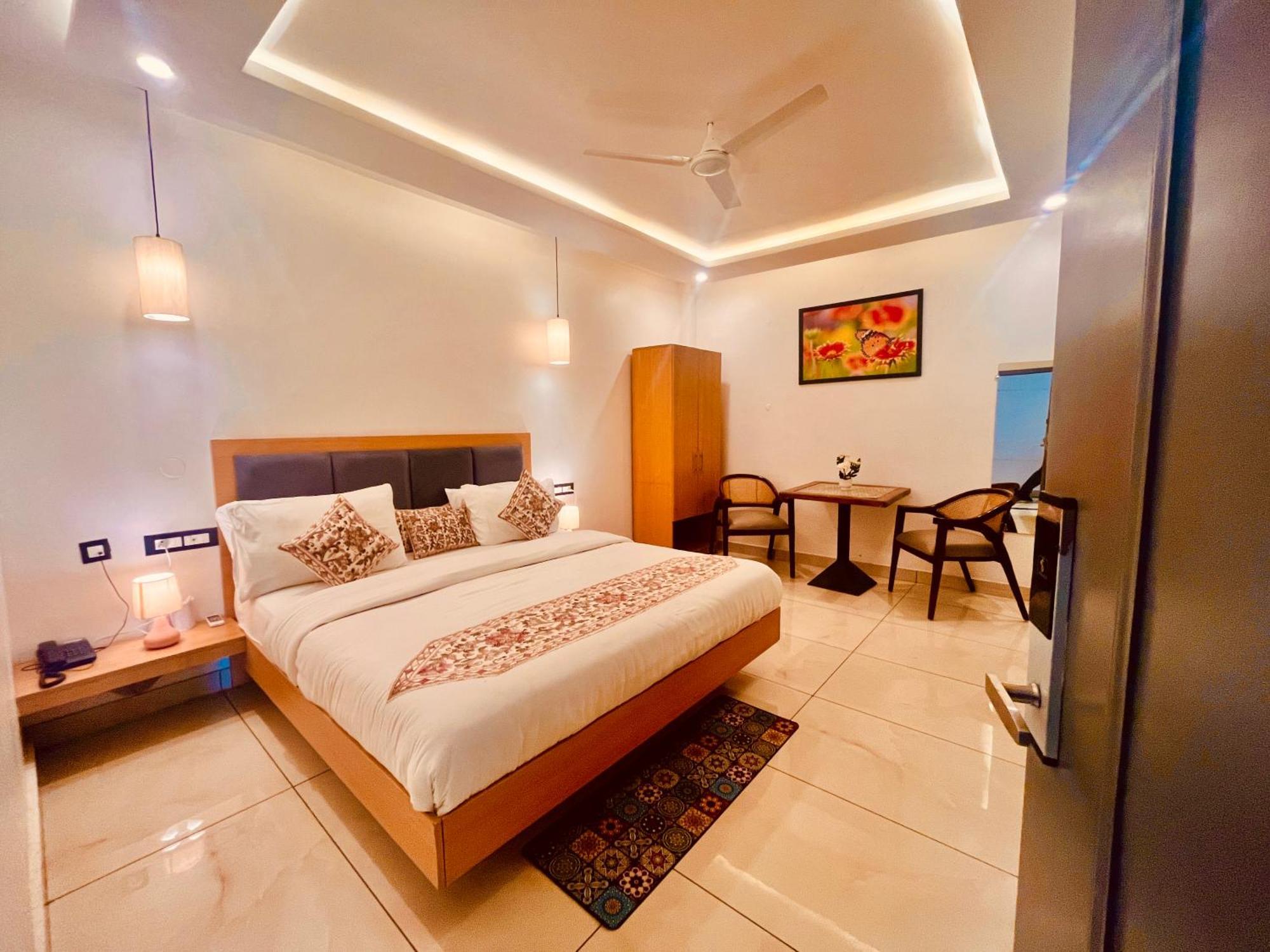 Hotel Heaven Ayodhya