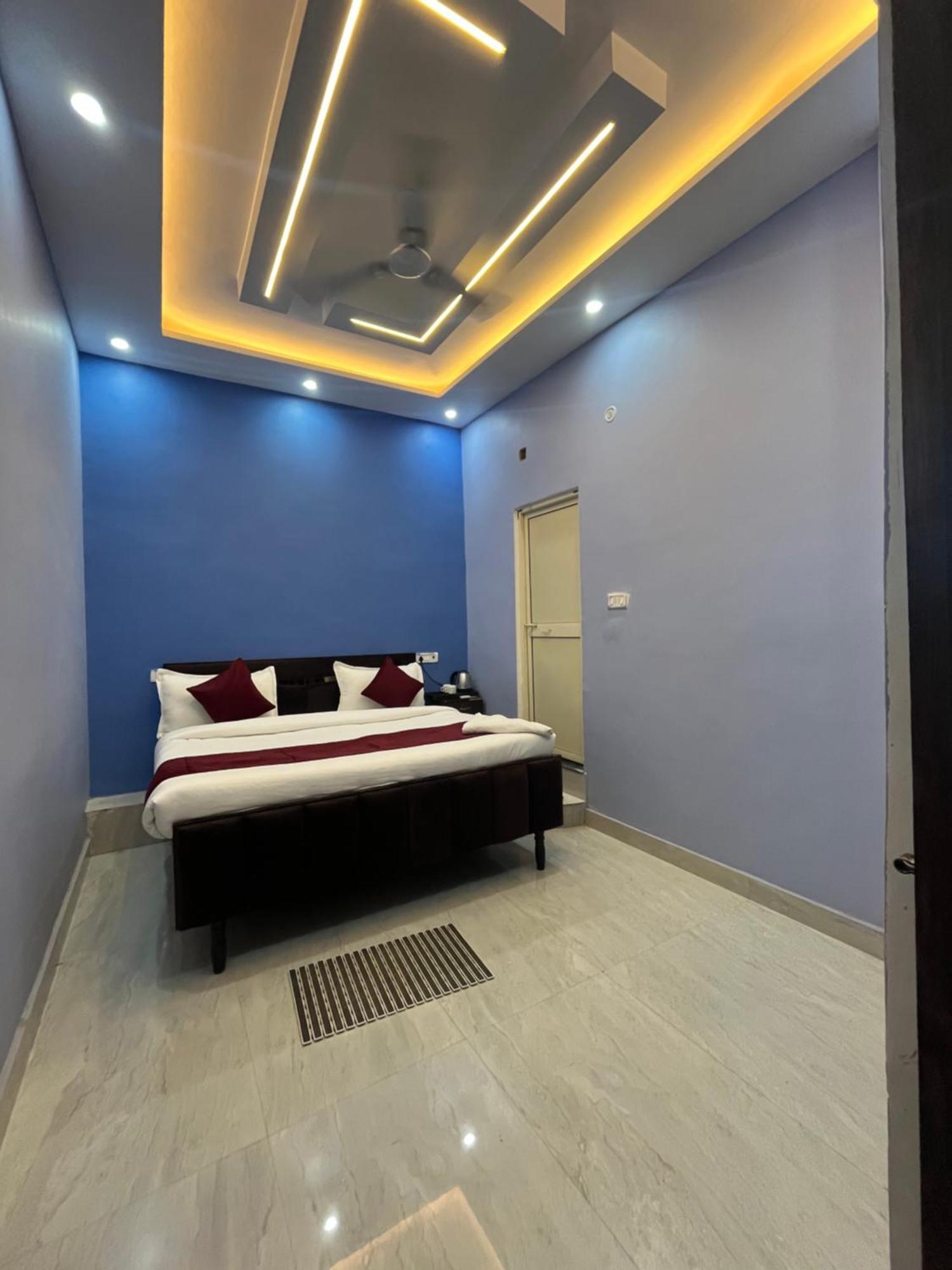 Hotel Vedas - A Group Of Comfort