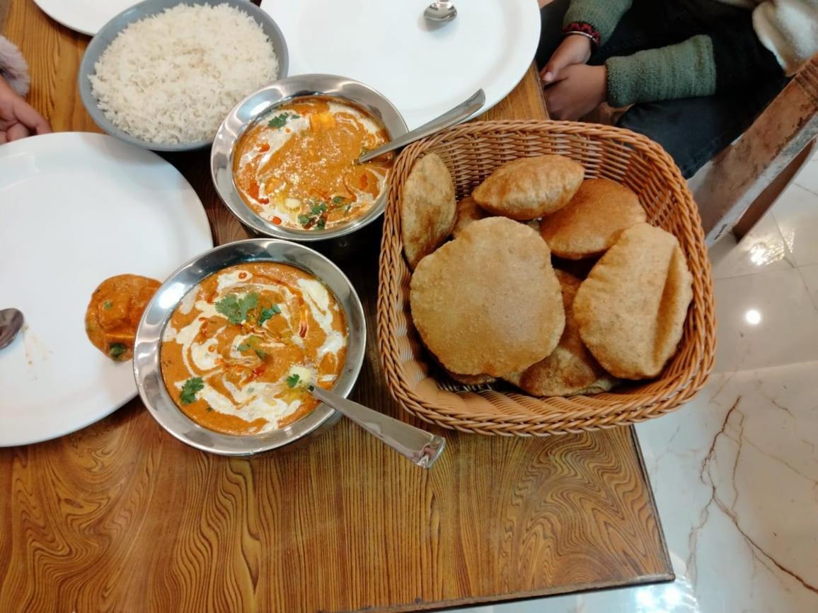 Sudarshan Hotel