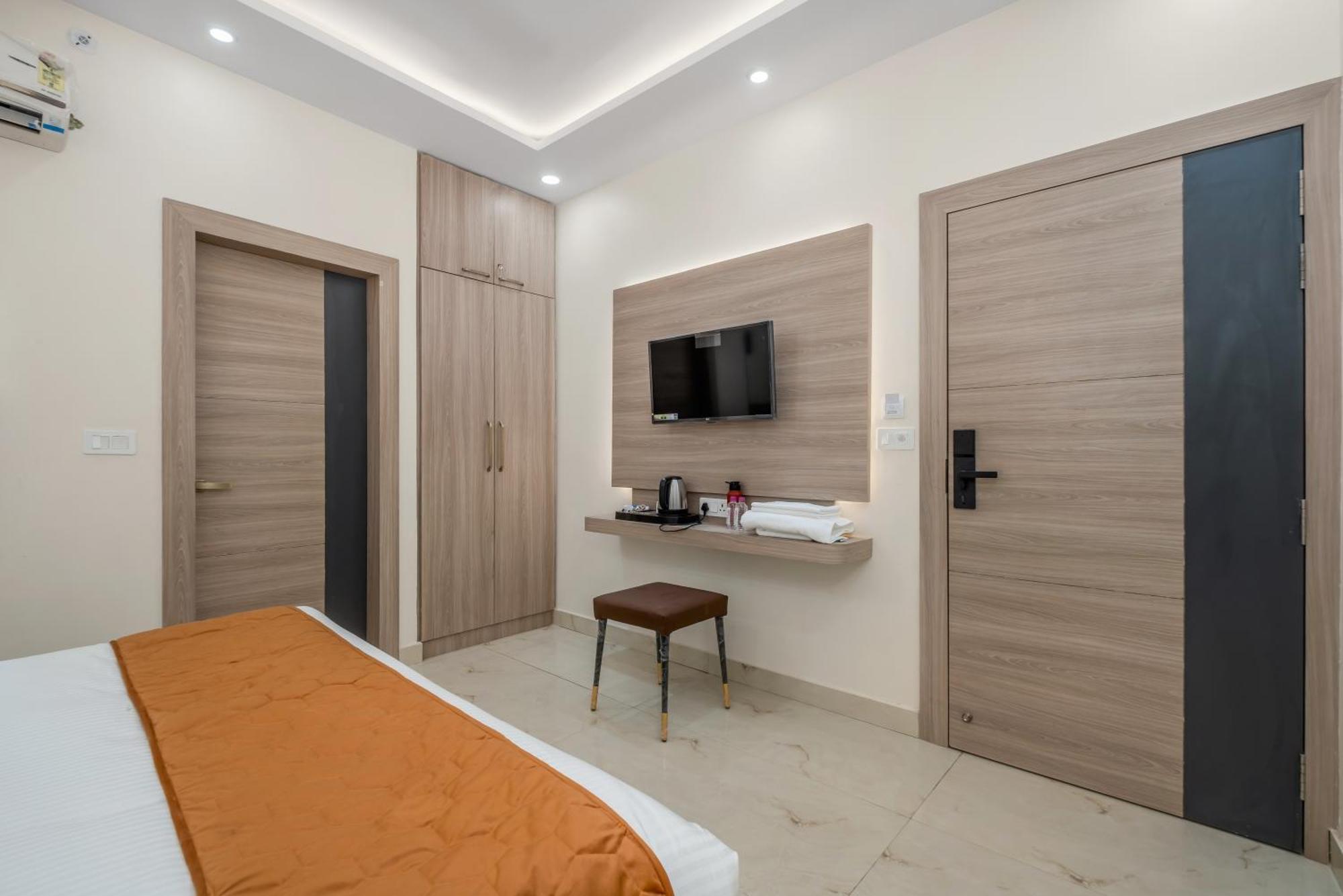 Sudarshan Hotel