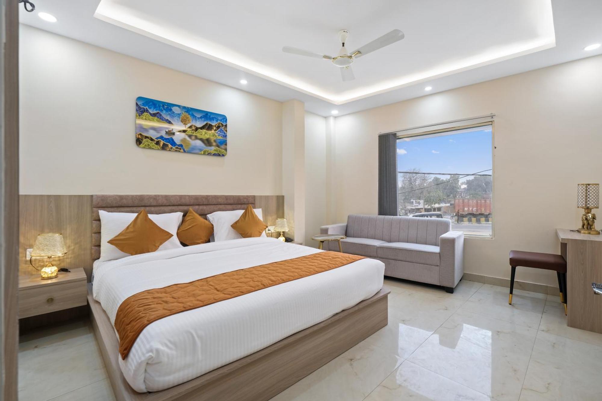 Sudarshan Hotel 4*