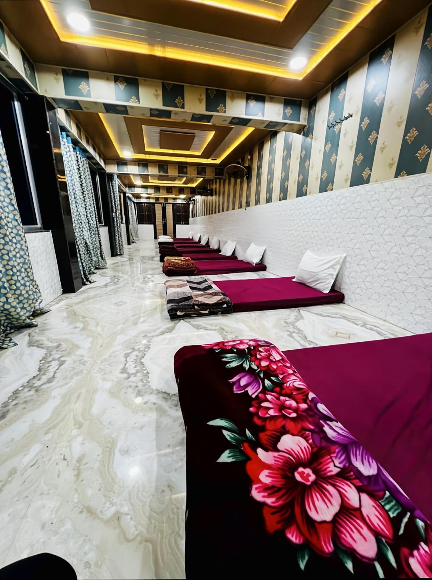 Hotel Raghunandan Inn, Near Shree Ram Janambhumi Ayodhya