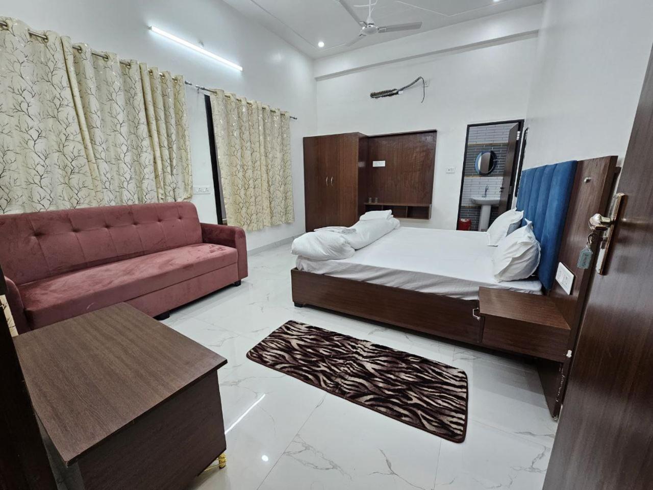 Kharari Guest house *