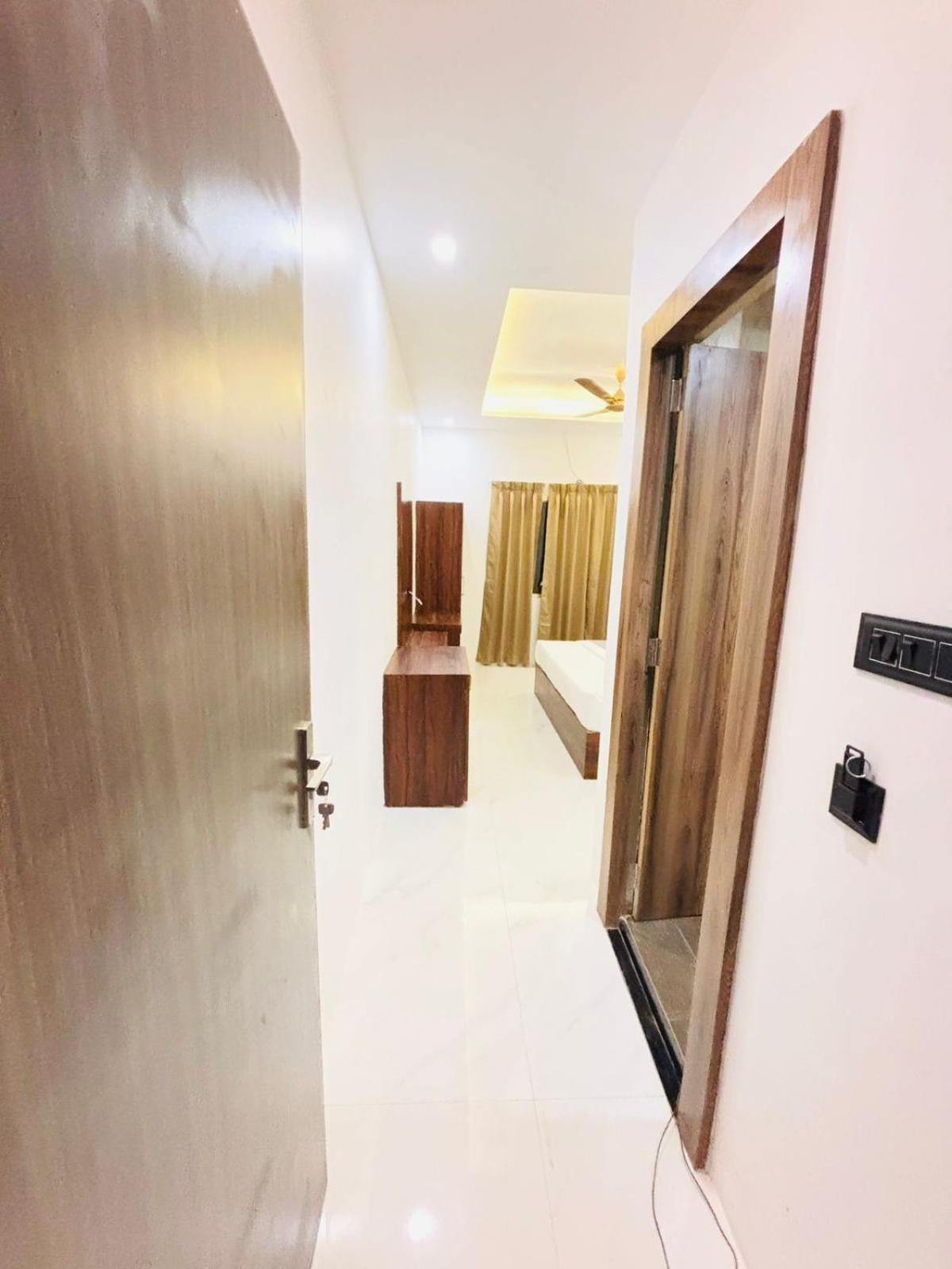 Hotel Omkar Palace 3*