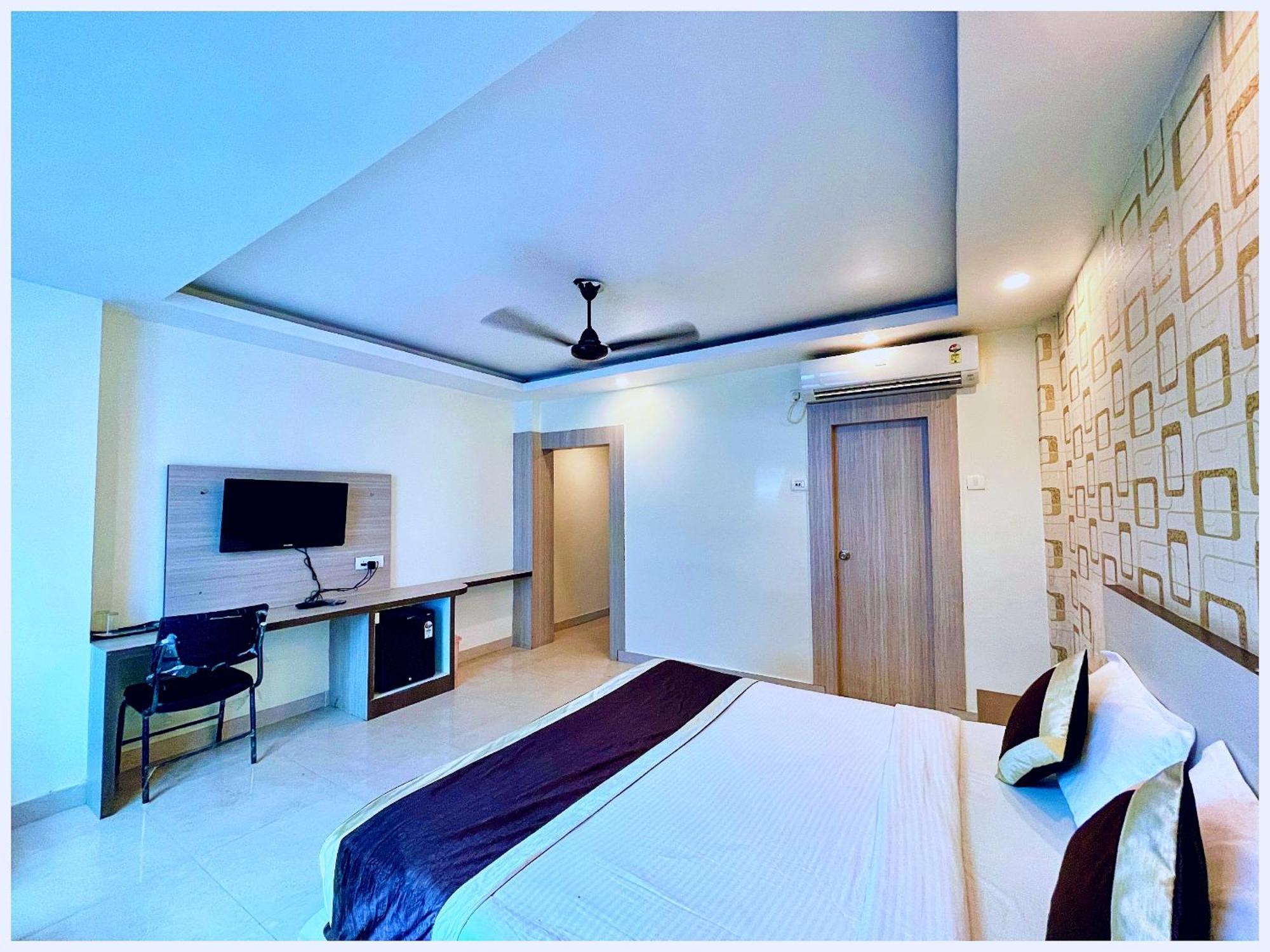 Hotel Aparna Grand Near Ram Janam Bhoomi And Temple - Fully Air Conditioned - Free Wifi Available - Best Budget Hotel In Ayodhya Hotel Ayodhya