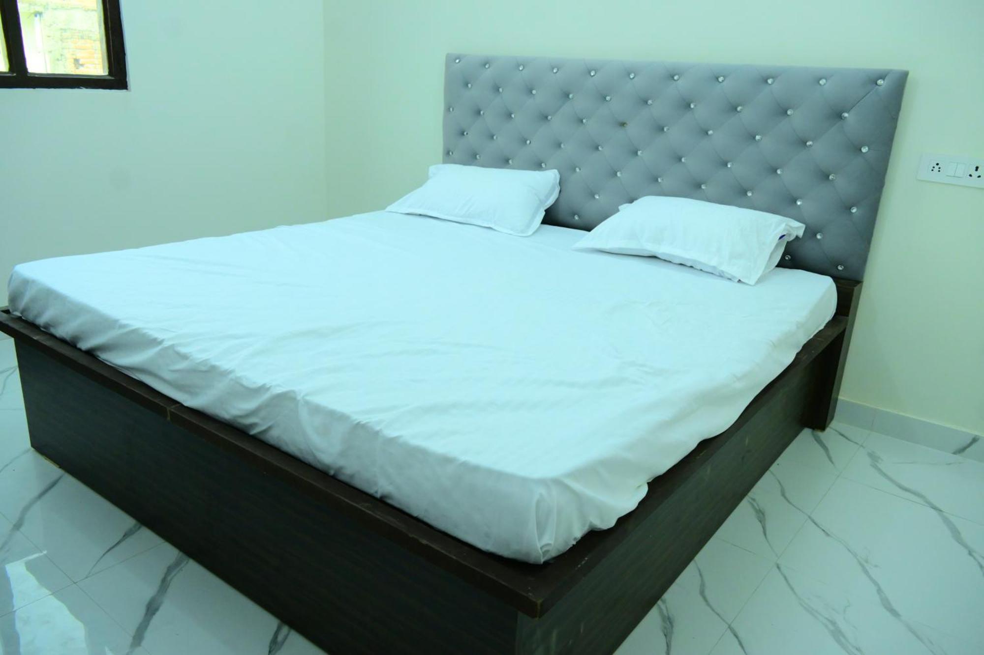 Guest house Asha Palace Ayodhya