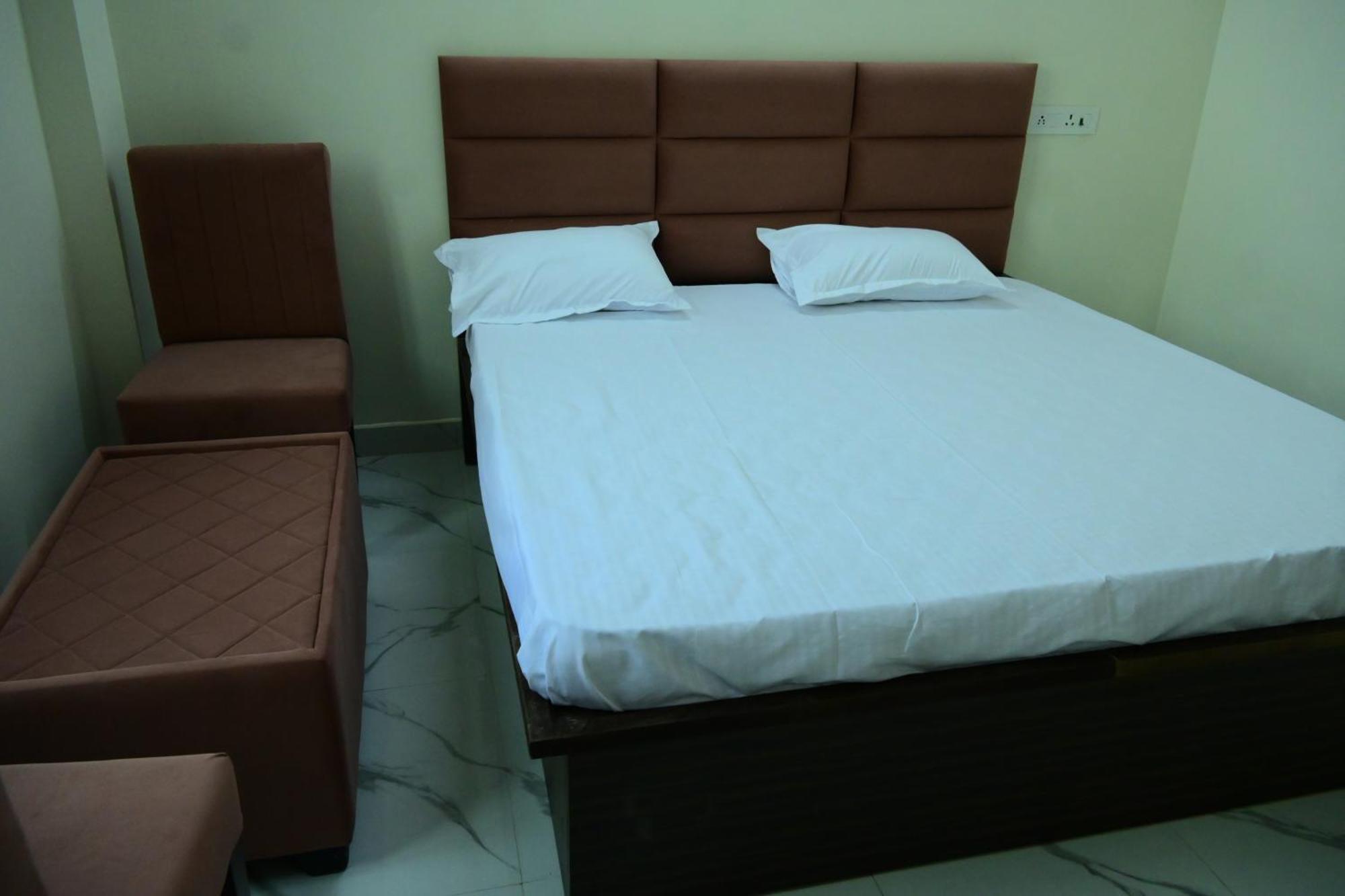 Asha Palace Guest house Ayodhya