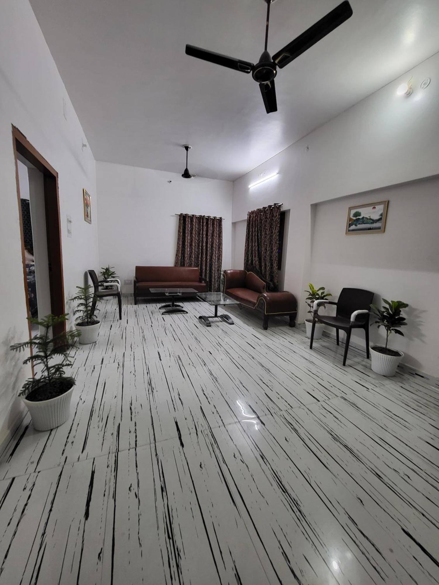 Sunlit Raghav Holiday home