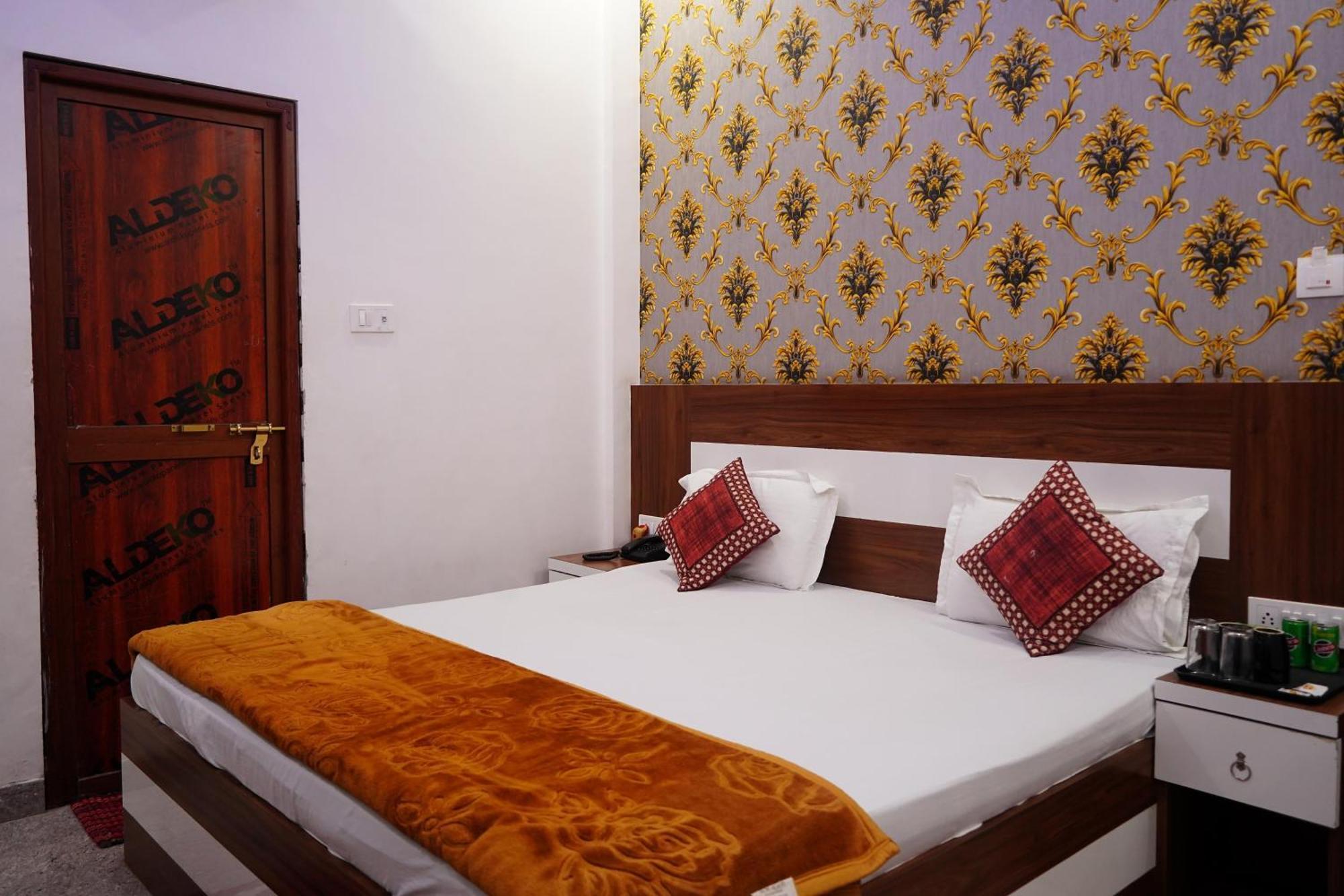 Hotel Ayodhya
