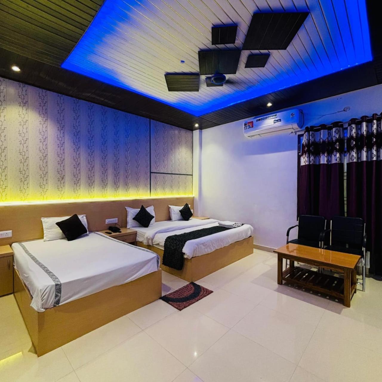 Hotel Ayodhya 3*