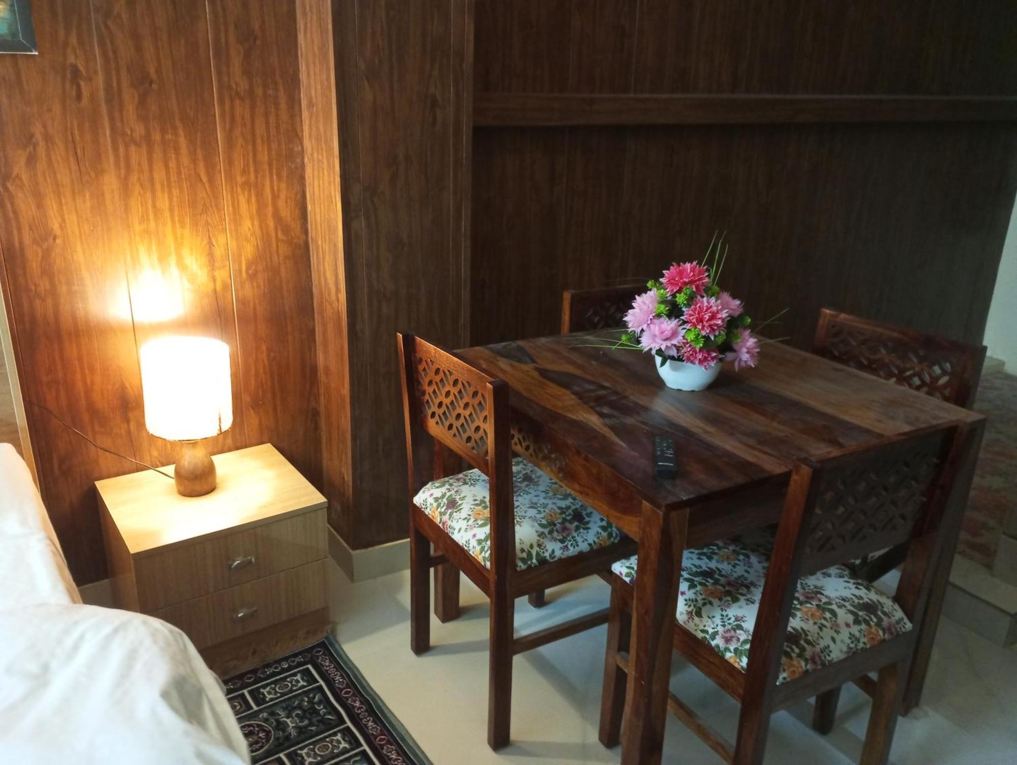 Cozy Nook - Nearest From Ram Mandir 1 Km *