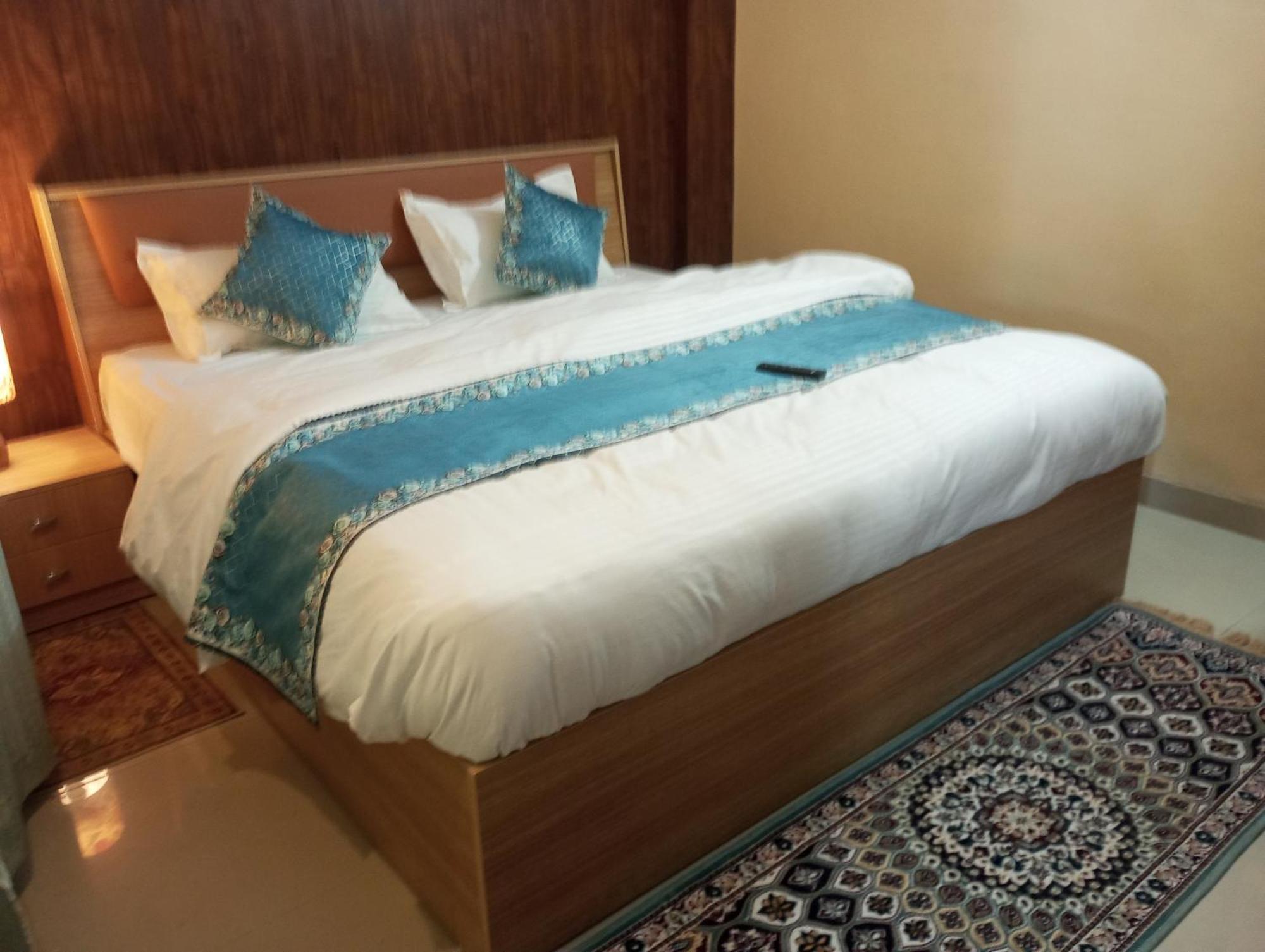 Villa Cozy Nook - Nearest From Ram Mandir 1 Km Ayodhya
