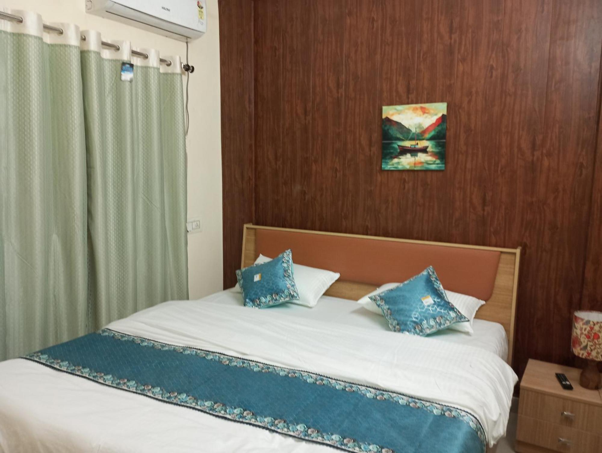 Villa Cozy Nook - Nearest From Ram Mandir 1 Km Ayodhya