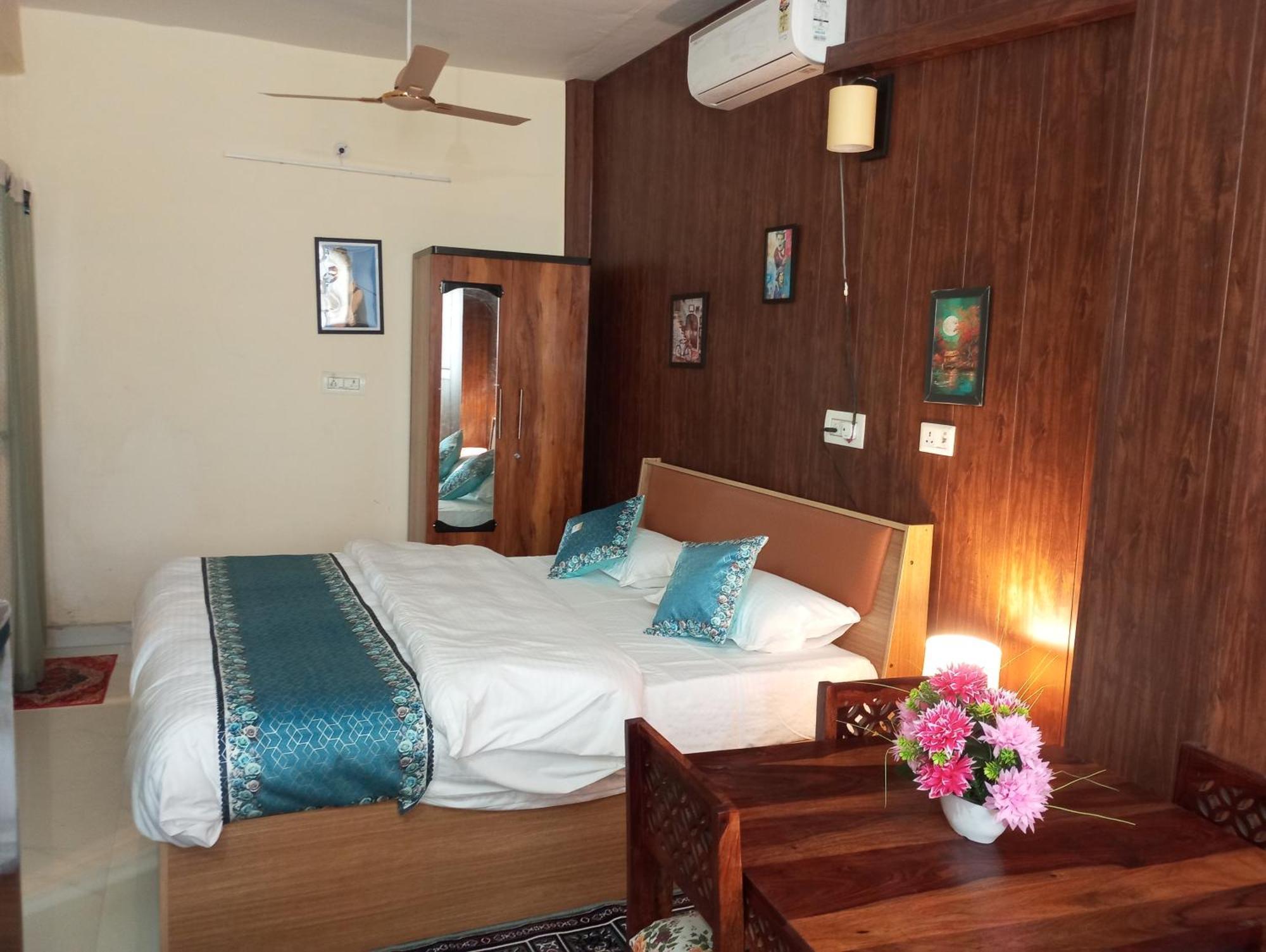 Cozy Nook - Nearest From Ram Mandir 1 Km Ayodhya