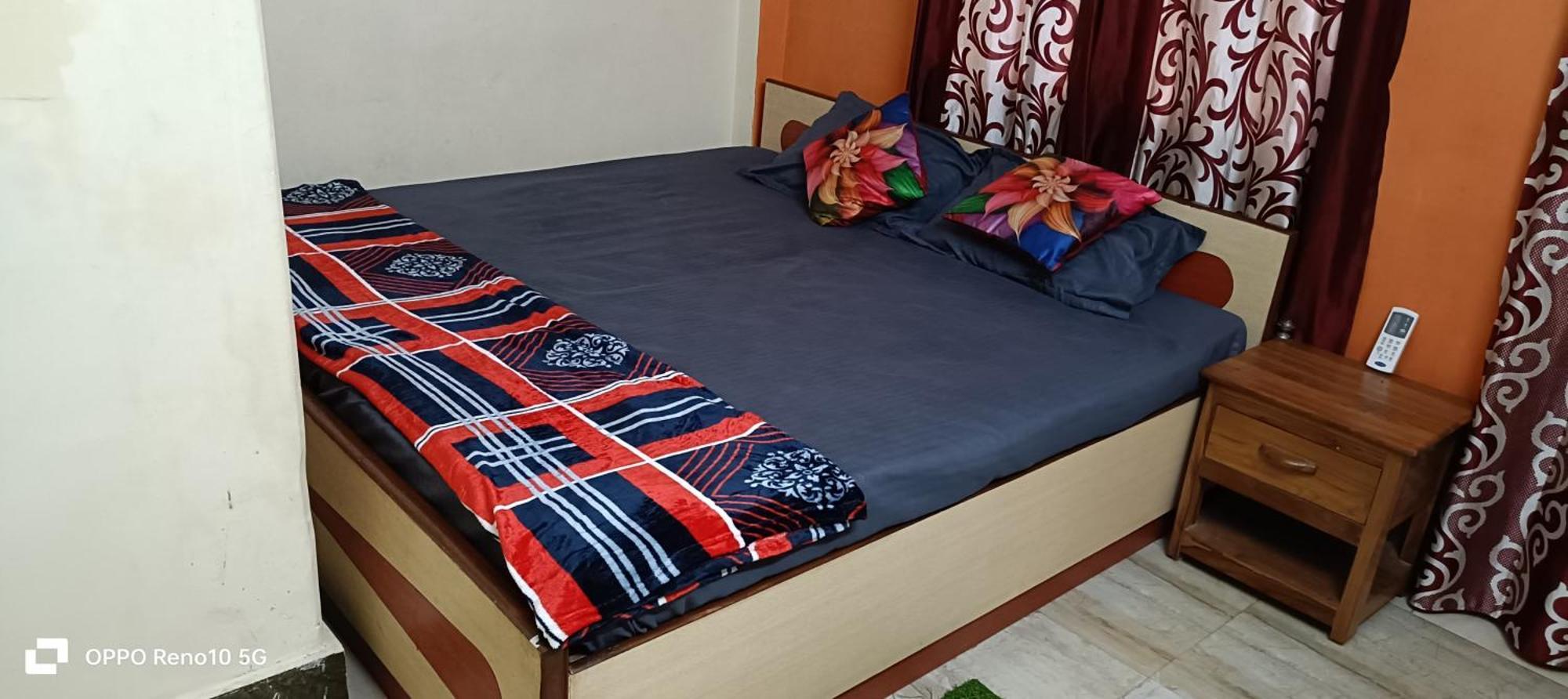 Homestay Savitri Ayodhya