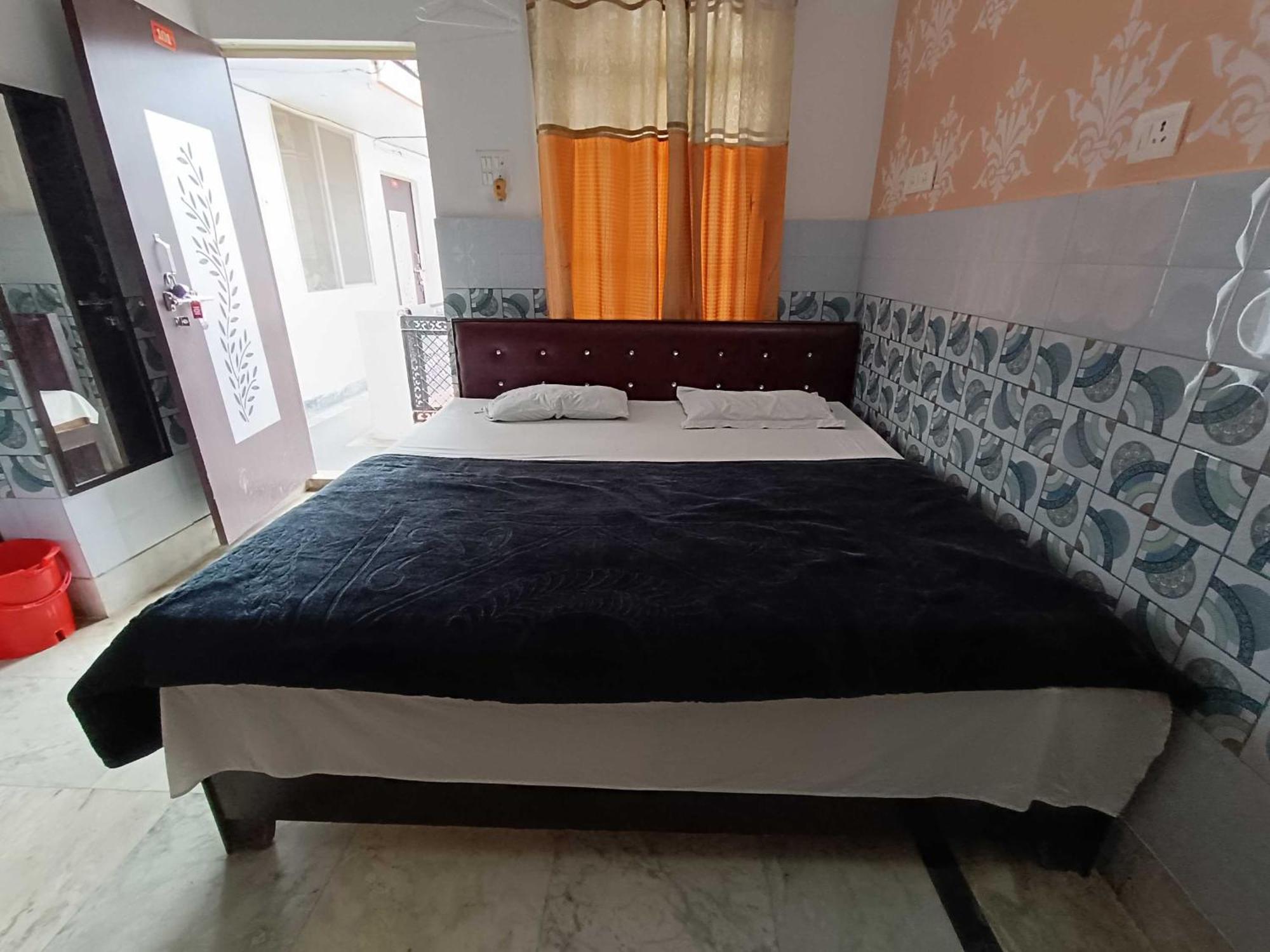Apartment O Shri Hari *