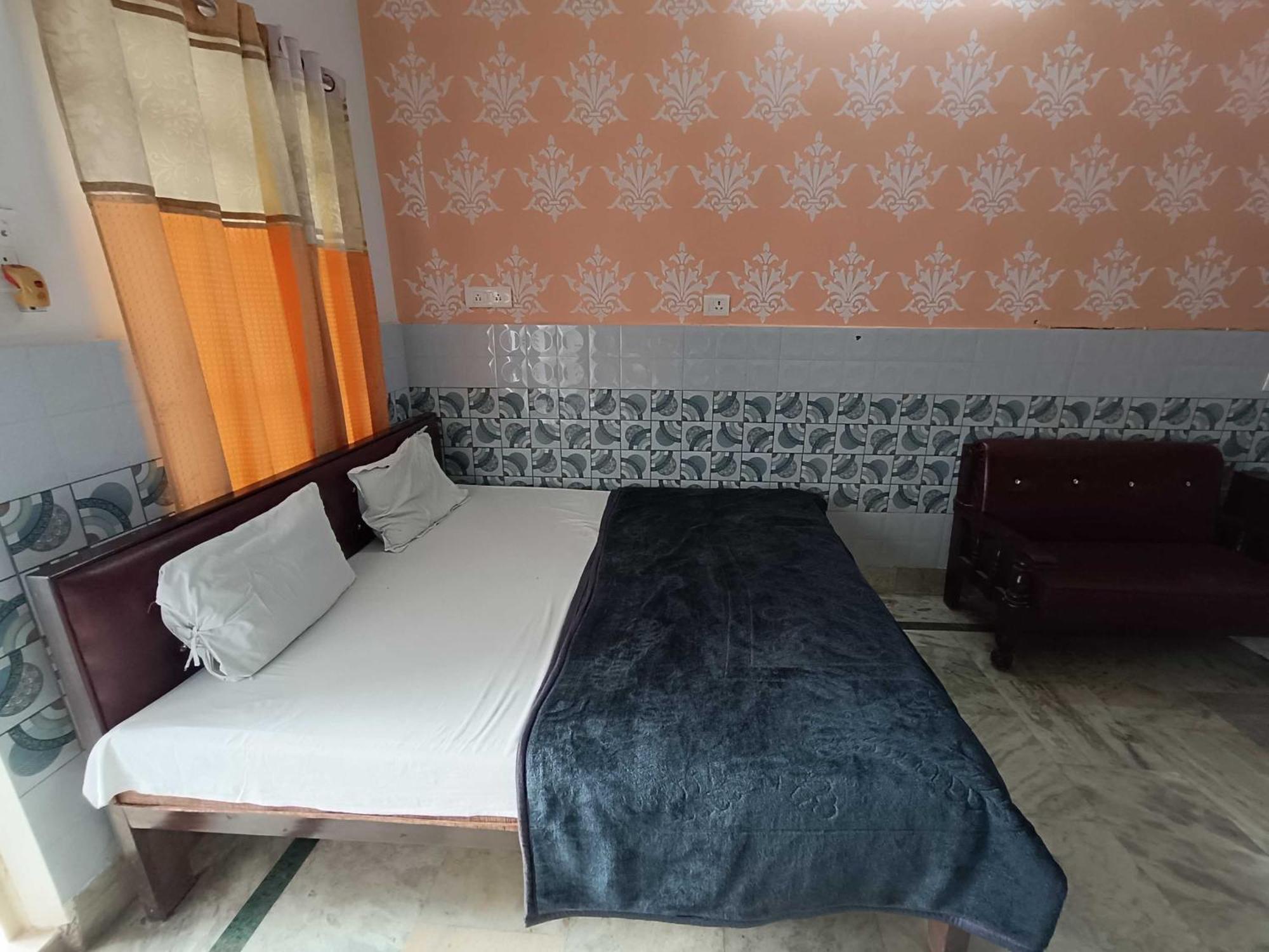 Apartment O Shri Hari *