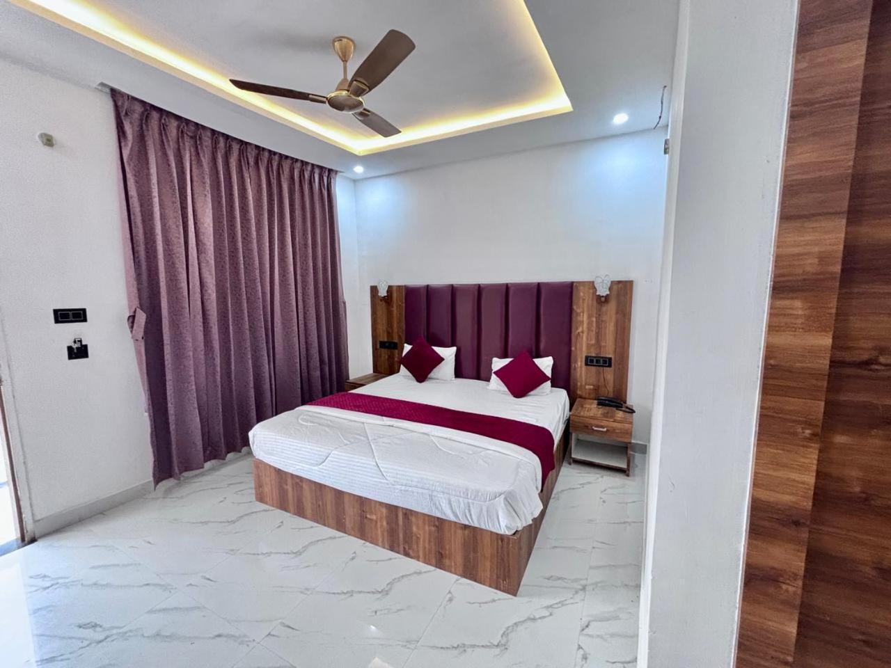 Omkar Palace Hotel Ayodhya