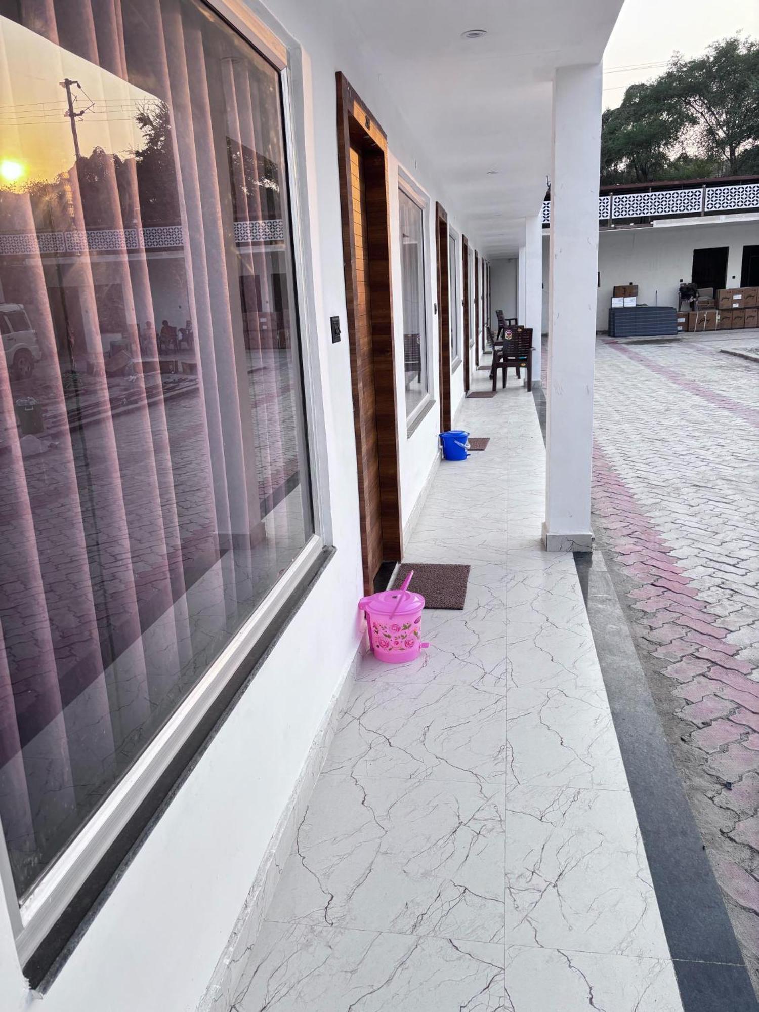 Hotel Omkar Palace