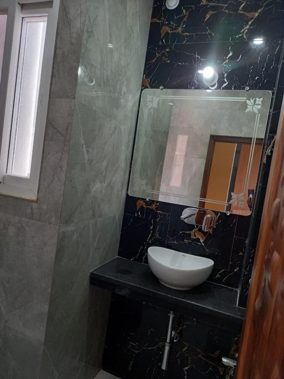 Paawan Palace Apartment Ayodhya
